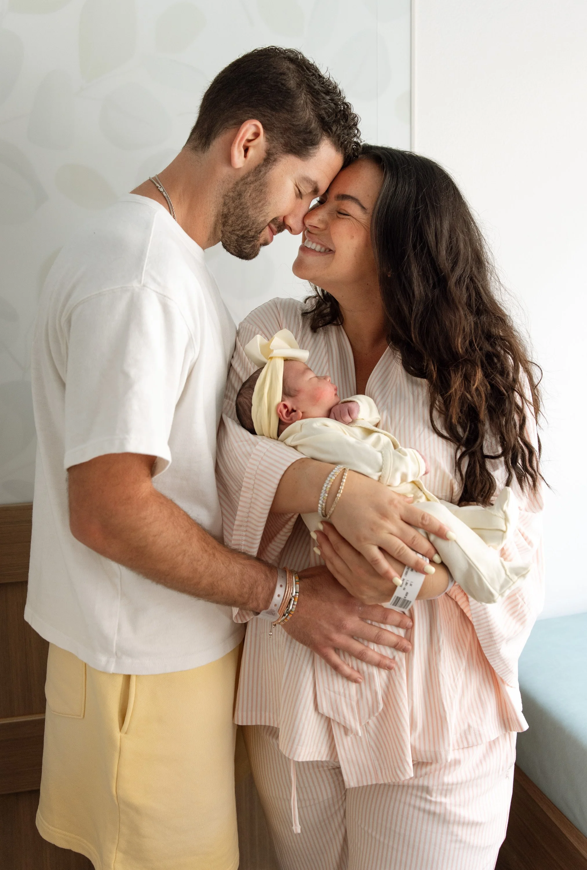 fresh 48 photo session in an Austin Texas hospital of an Austin social media influencer named Sami Spalter, natural lighting, true to color