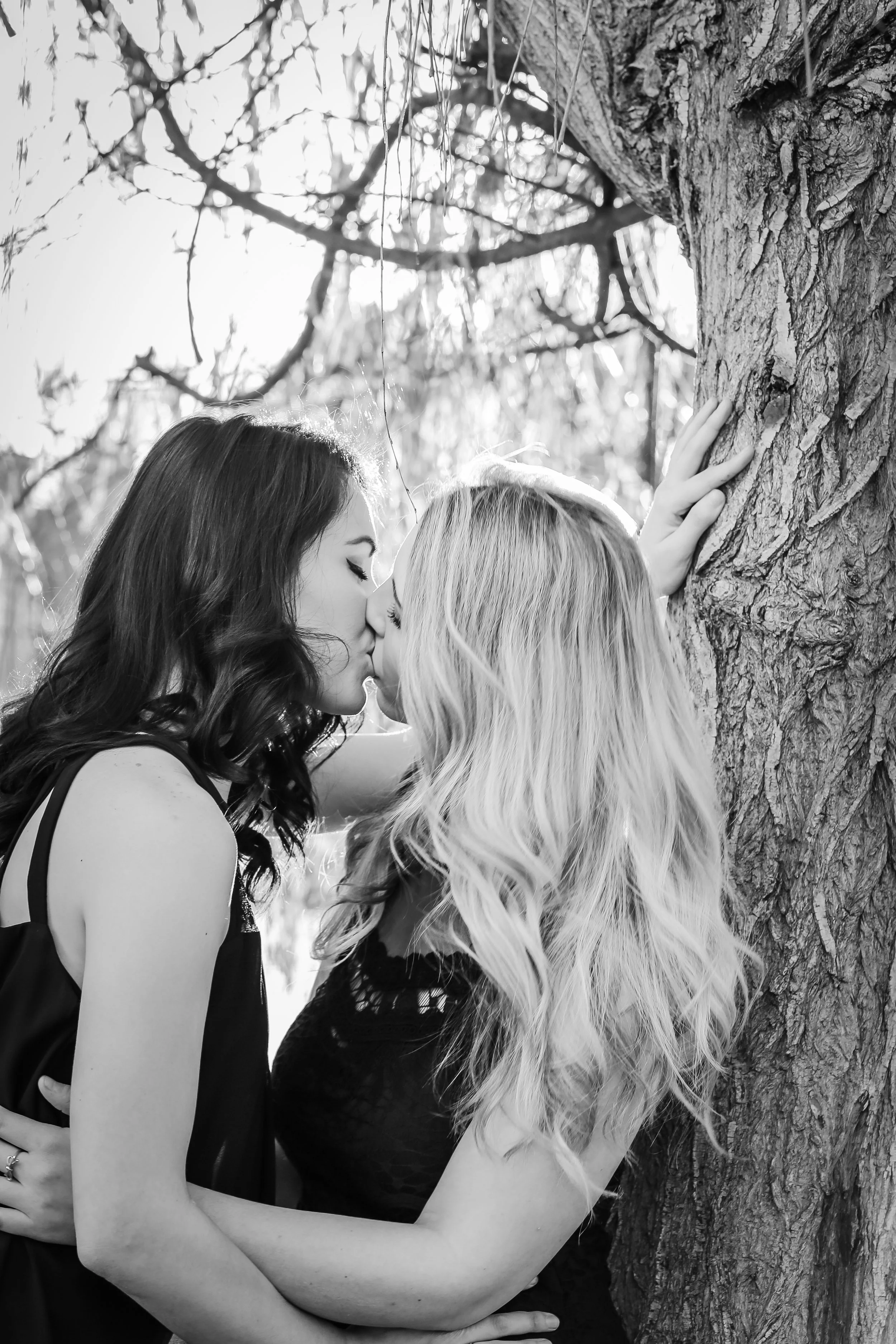 Miranda and Jill have a romantic interlude