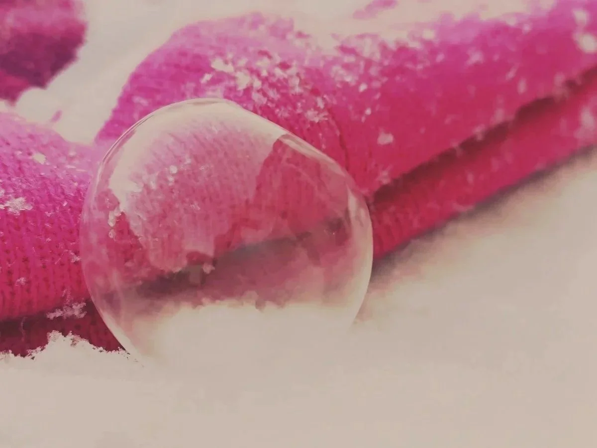 Lempeyttä, rakennetta – ja joskus se kuuluisa potku perseelle