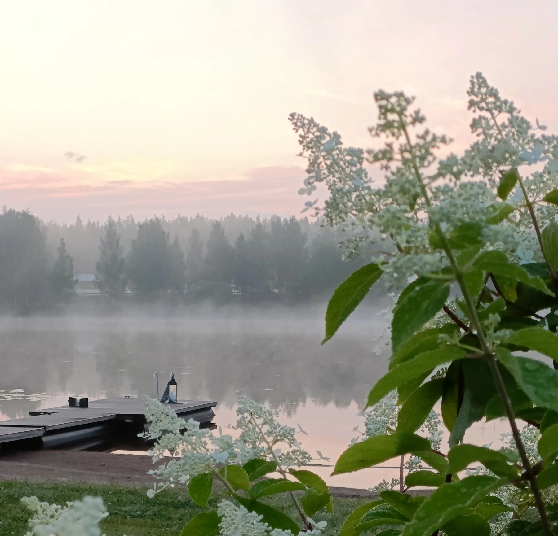 Opas lempeään flow-tilaan pääsemiseksi ADHD-piirteiden kanssa ja itsemyötätunnon merkitys suorittamisen sijaan