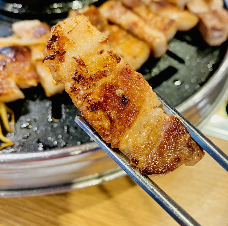 Korean BBQ Etiquette: Do’s and Don’ts