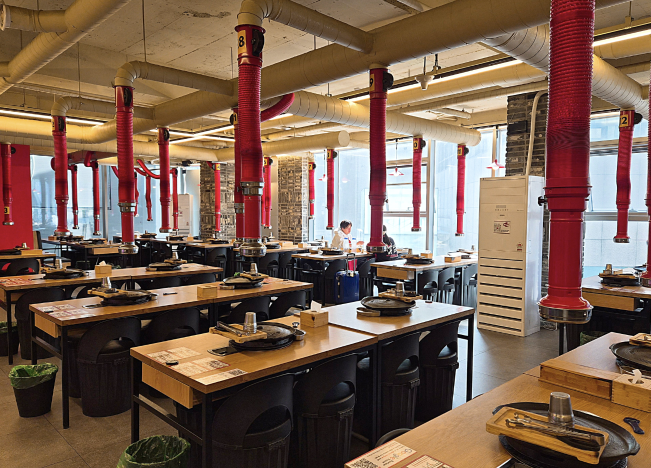 Where to Eat After the BTS Concert in Seoul (2026): Korean BBQ at Pig Company Near Myeongdong, Hongdae &amp; Gangnam