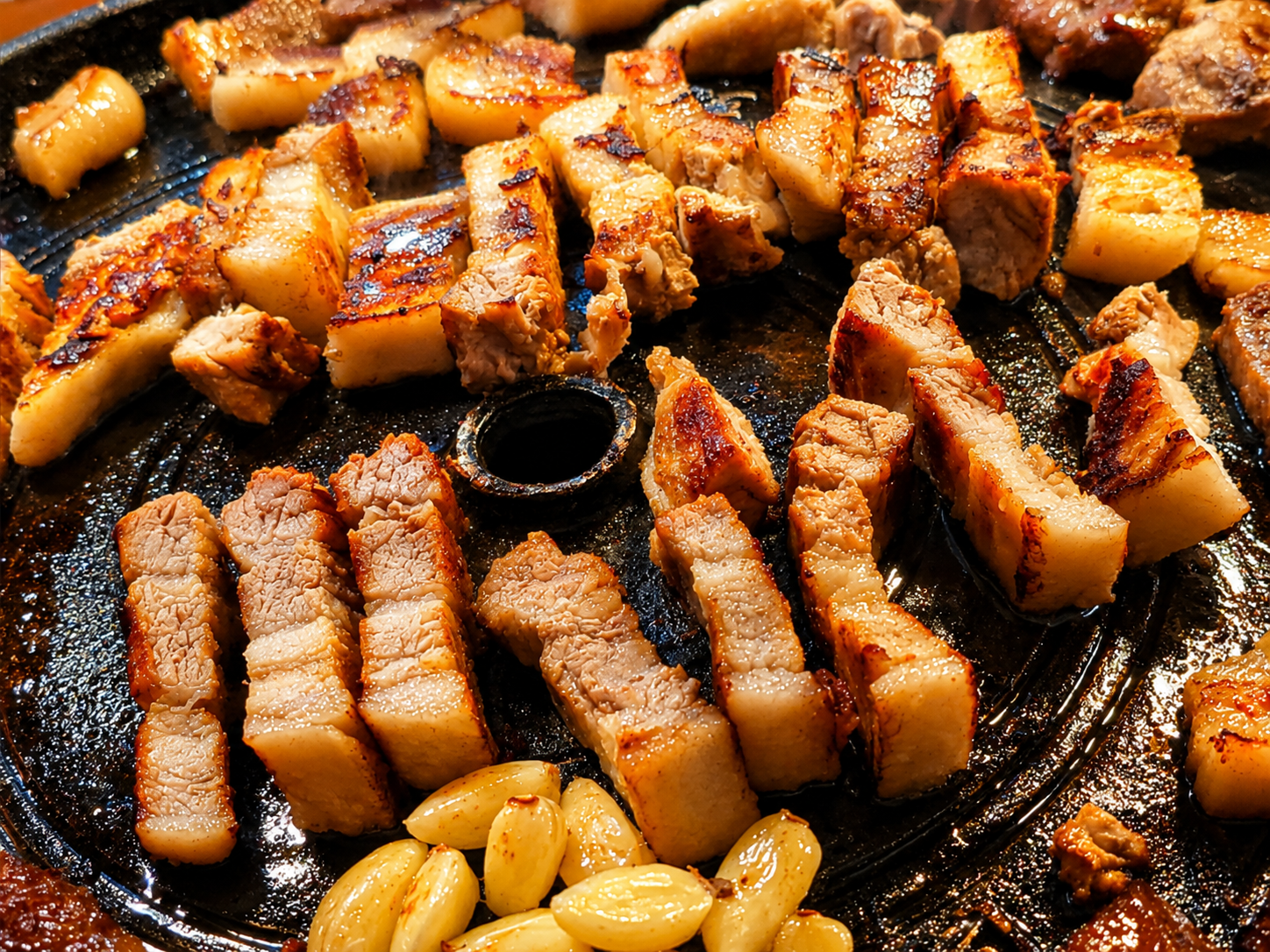 Seoul Youth Culture Route: Hongdae Busking, Fashion, Cafes, and Korean BBQ