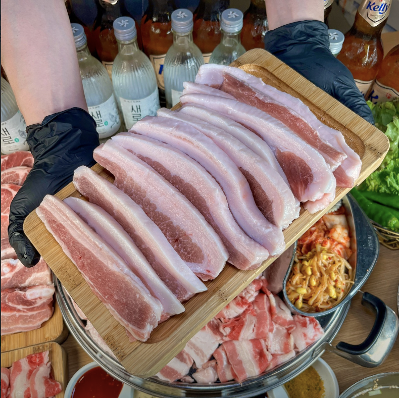 Korean BBQ Buffet in Seoul: How Pig Company Makes Ordering Simple