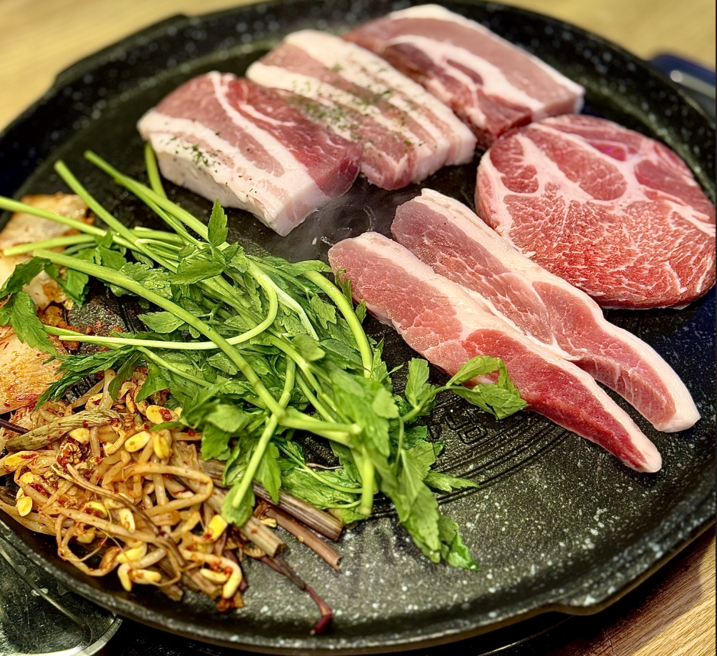 Myeongdong Hongdae Gangnam Cheap Korean BBQ Pig Company