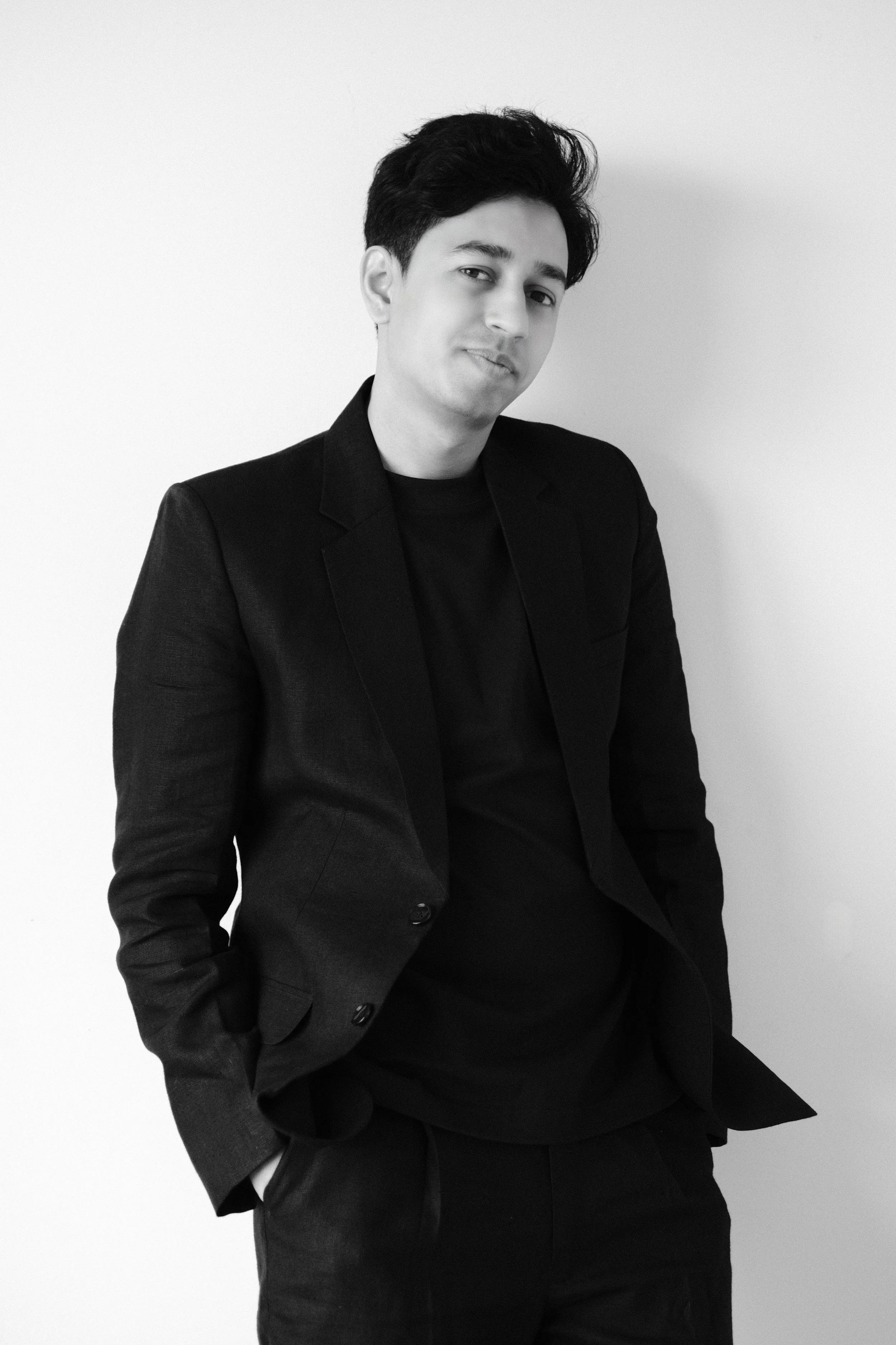 An aesthete and editorial fashion photographer, Shubham holds a BA (hons) in Photography from the UK. Shooting e-commerce stills for clear product images and narrative campaigns for your brand, he is a passionate image-maker creating visuals that com