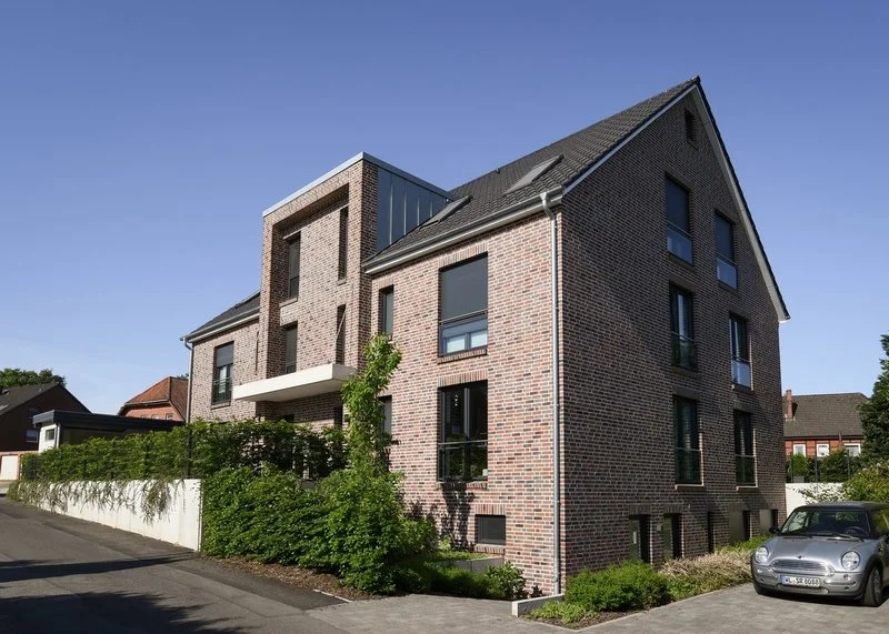 Mehrfamilienhaus Stelle 