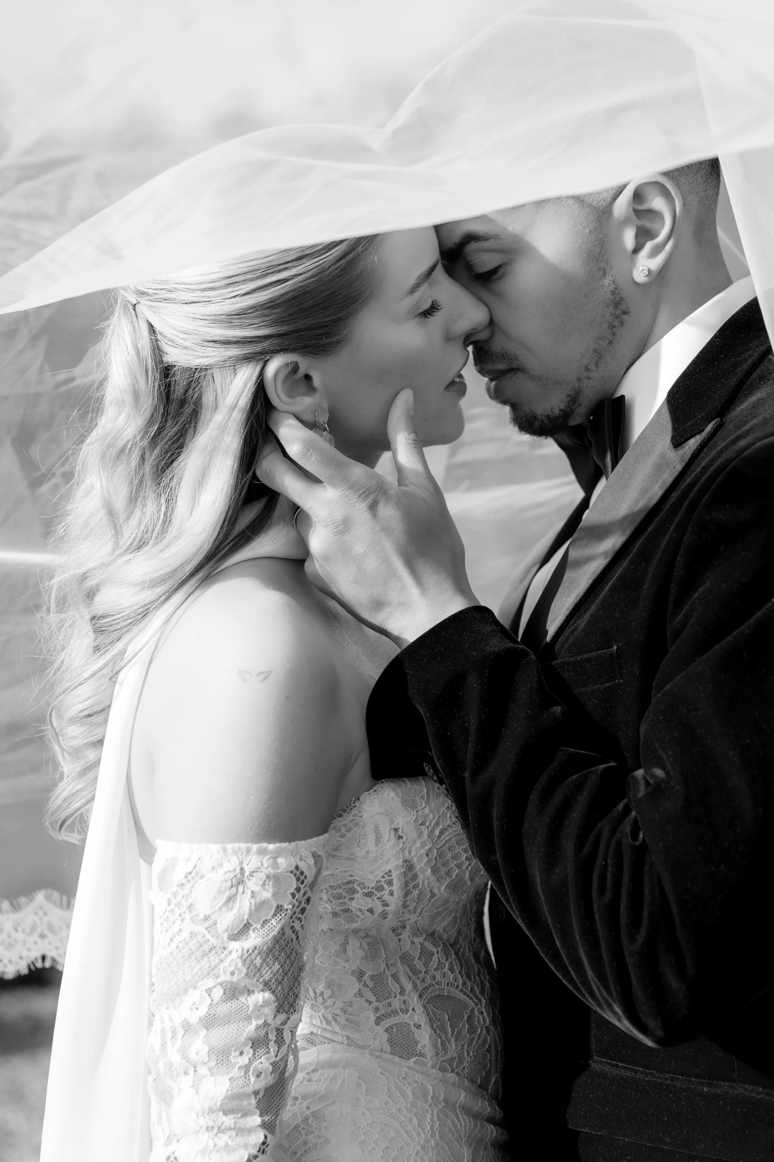 gemma-wythe-photography-suffolk-wedding-photographer-butley-priory-couple-portraitjpg.jpg
