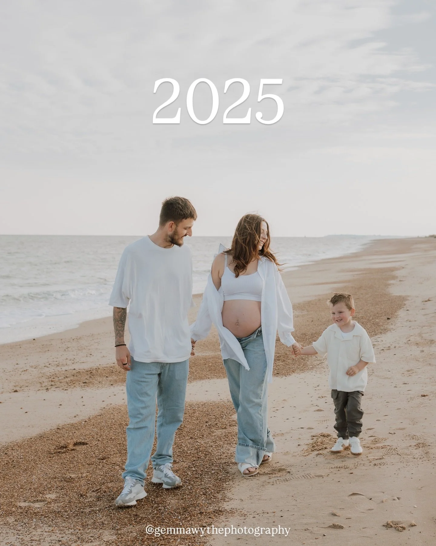 A small snippet into my beautiful 2025 ✨
The year I took the leap, trusted my gut, and followed my passion.

This is just a small peek into an incredible season, but behind every photo is so much more.
Real families, growing bumps, growing businesses