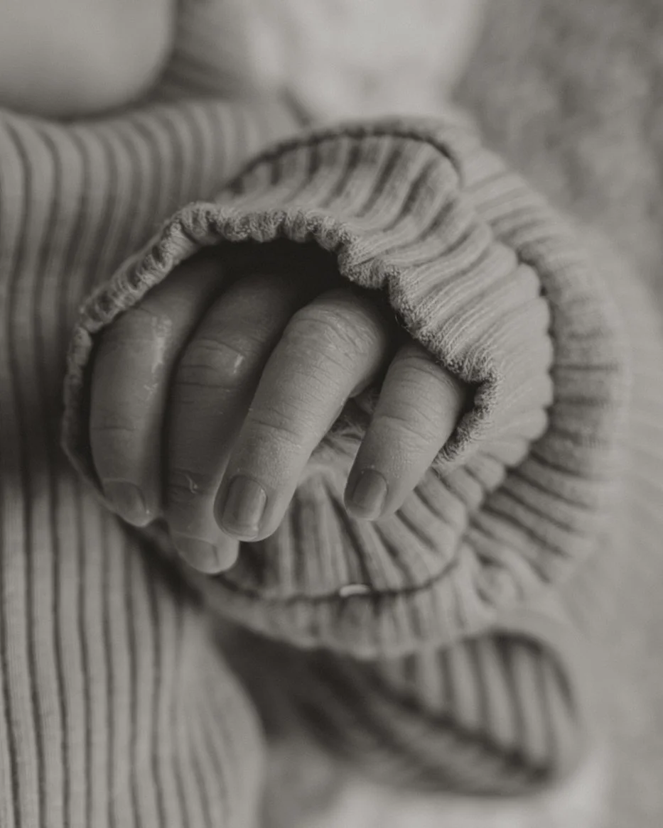 newborn-details-suffolk-photographer 2.jpg