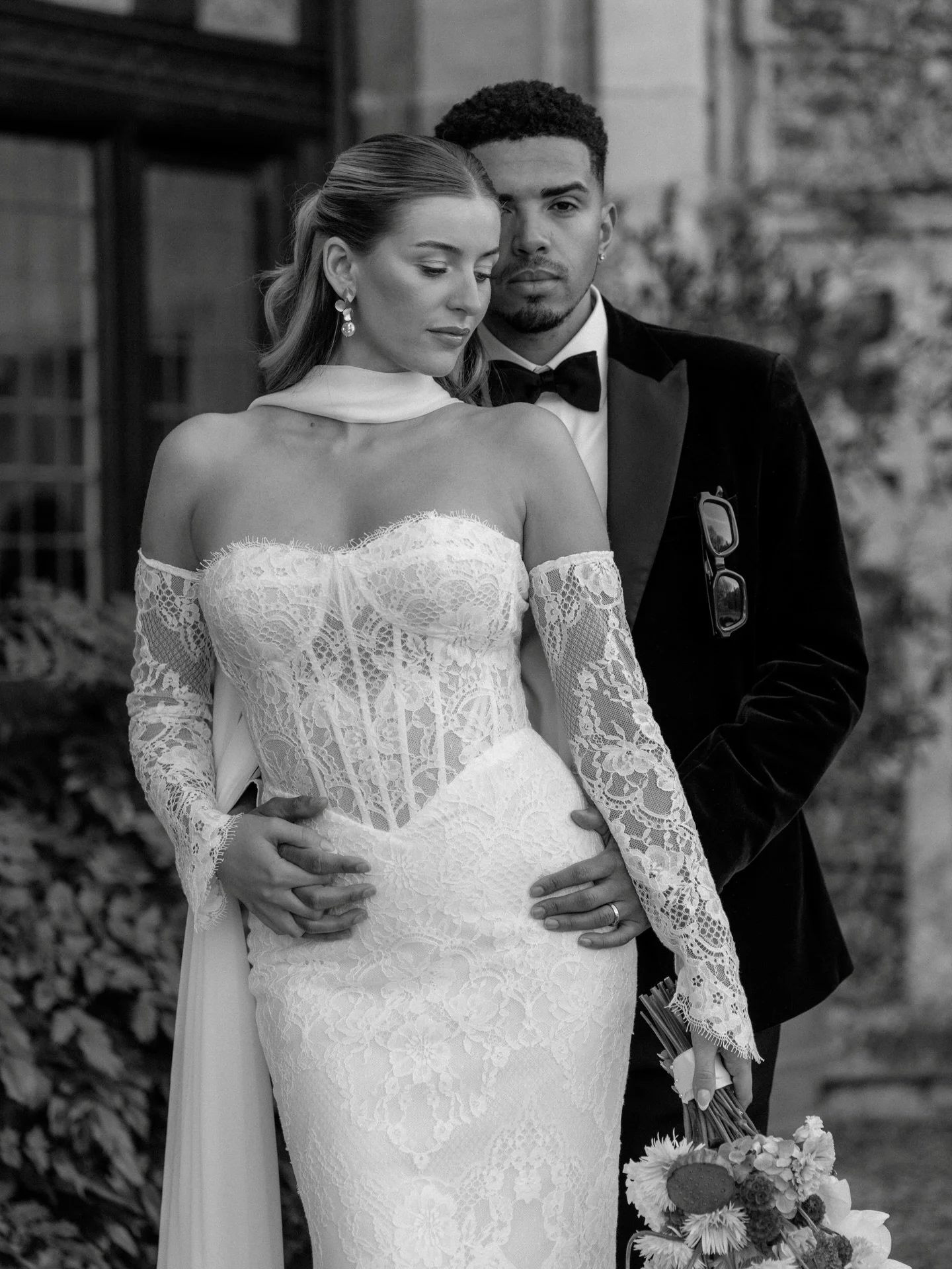 Beth and Seft in B&amp;W 🖤🤍

I think i will forever be sharing images of this gorgeous day ✨

Incredible suppliers listed below:

Workshop: @the_edit_workshops 
Venue: @butleypriory 
Model: @bethandseft 
MUA: @emilychantal_mua 
Hair: @byhollieparso