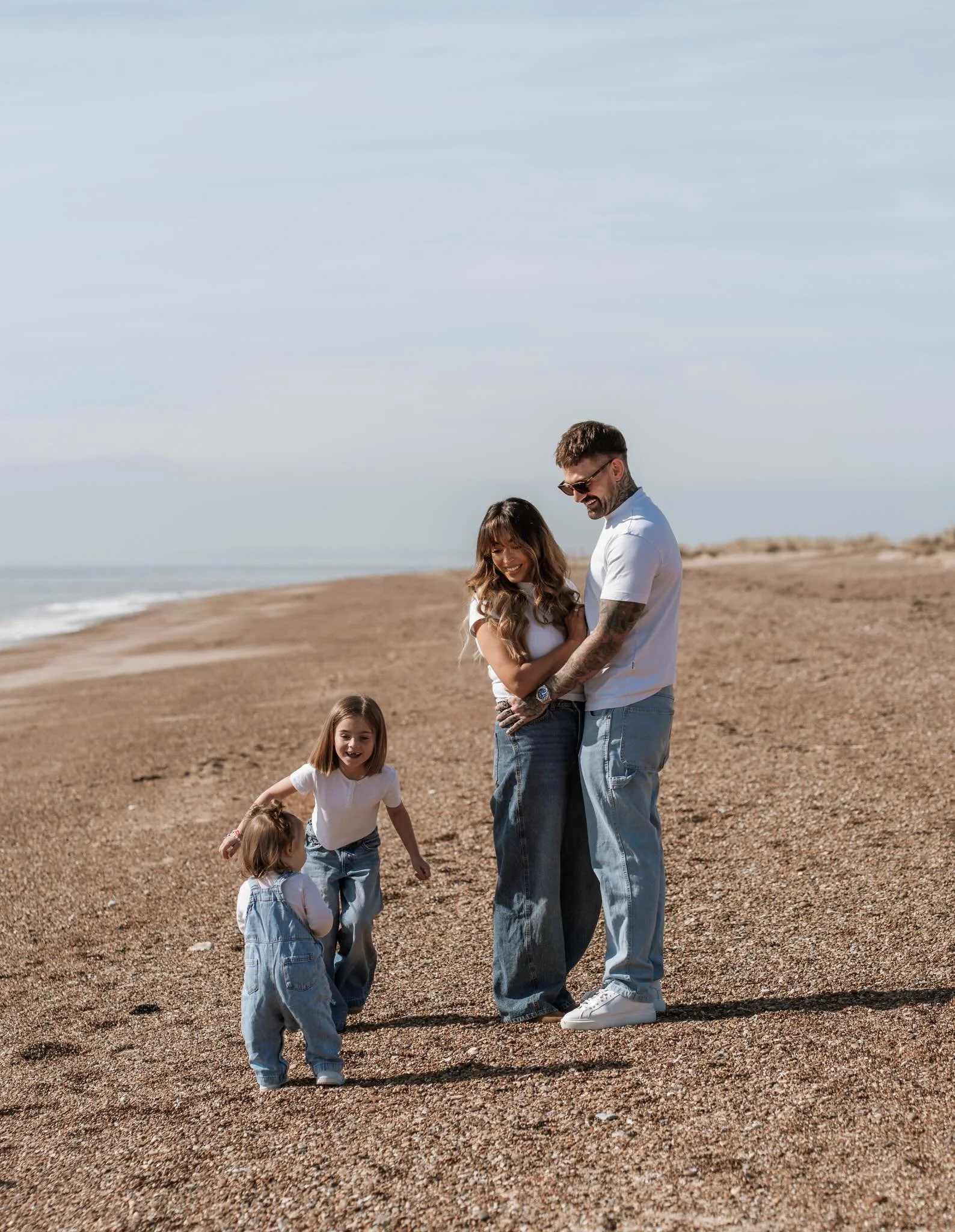 A gorgeous beach session with Danielle and her little family 🥺🫶🏻

@danielle.garnham.5 
@danielle92_thealchemisthair
