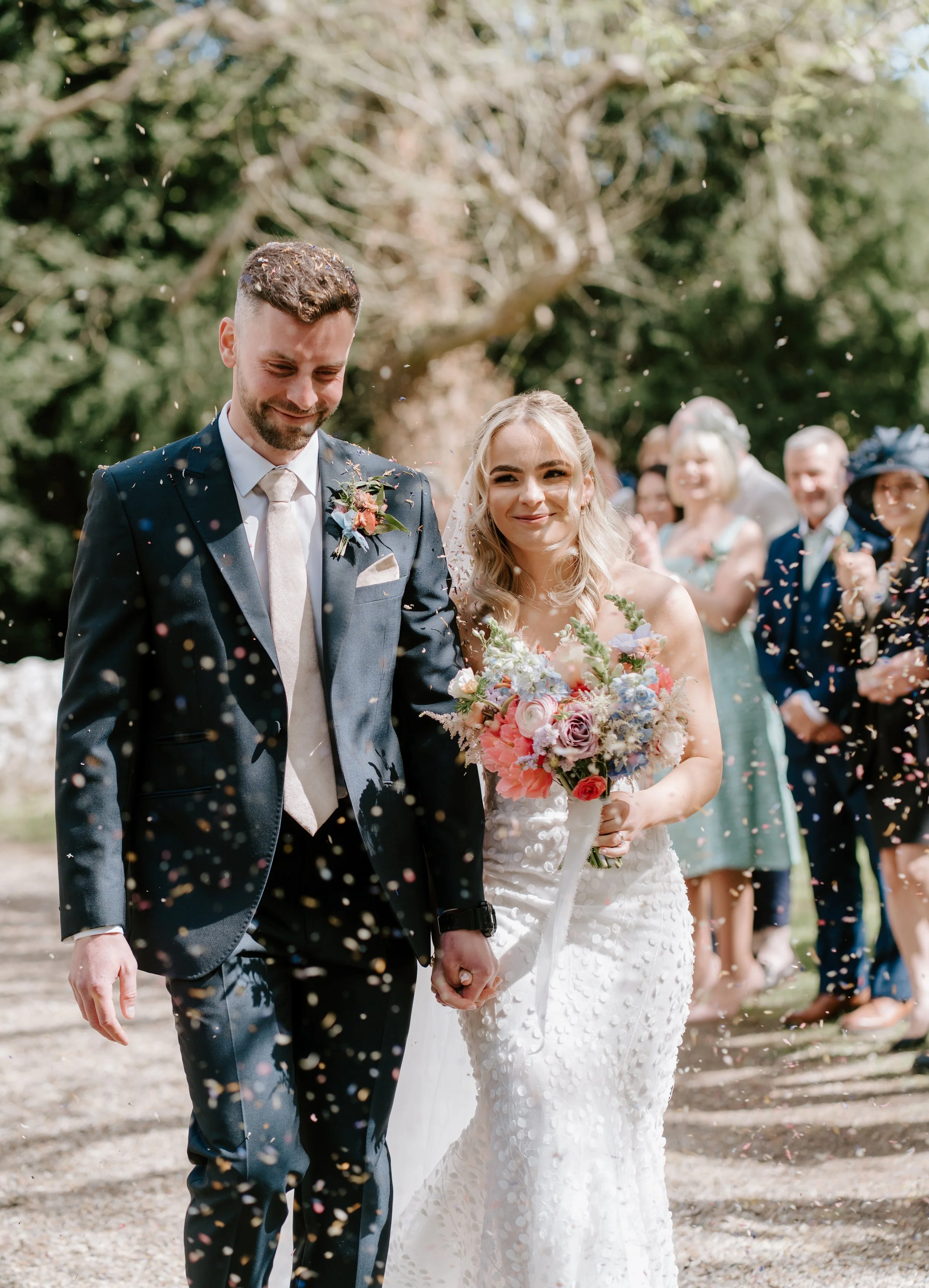 gemma-wythe-photography-gimingham-all-saints-church-confetti-moment.jpg