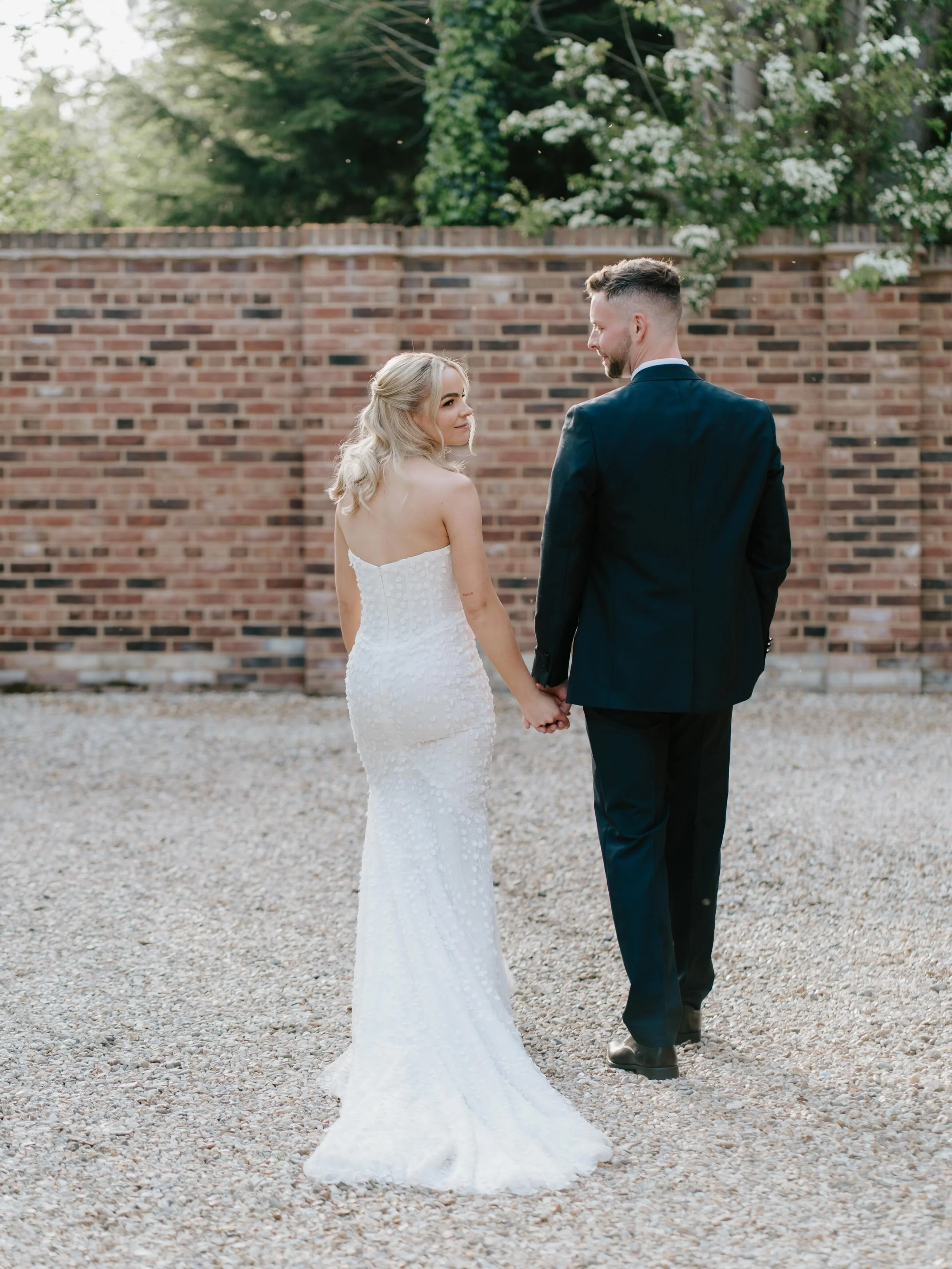 Chloe + James 🤍

A beautiful church ceremony followed by a marquee in the family home in Norfolk last month second shooting for the incredible @jessicarenphotography_uk. 

Such an incredible day filled with love 🫶🏻

Congratulations Chloe + James ✨