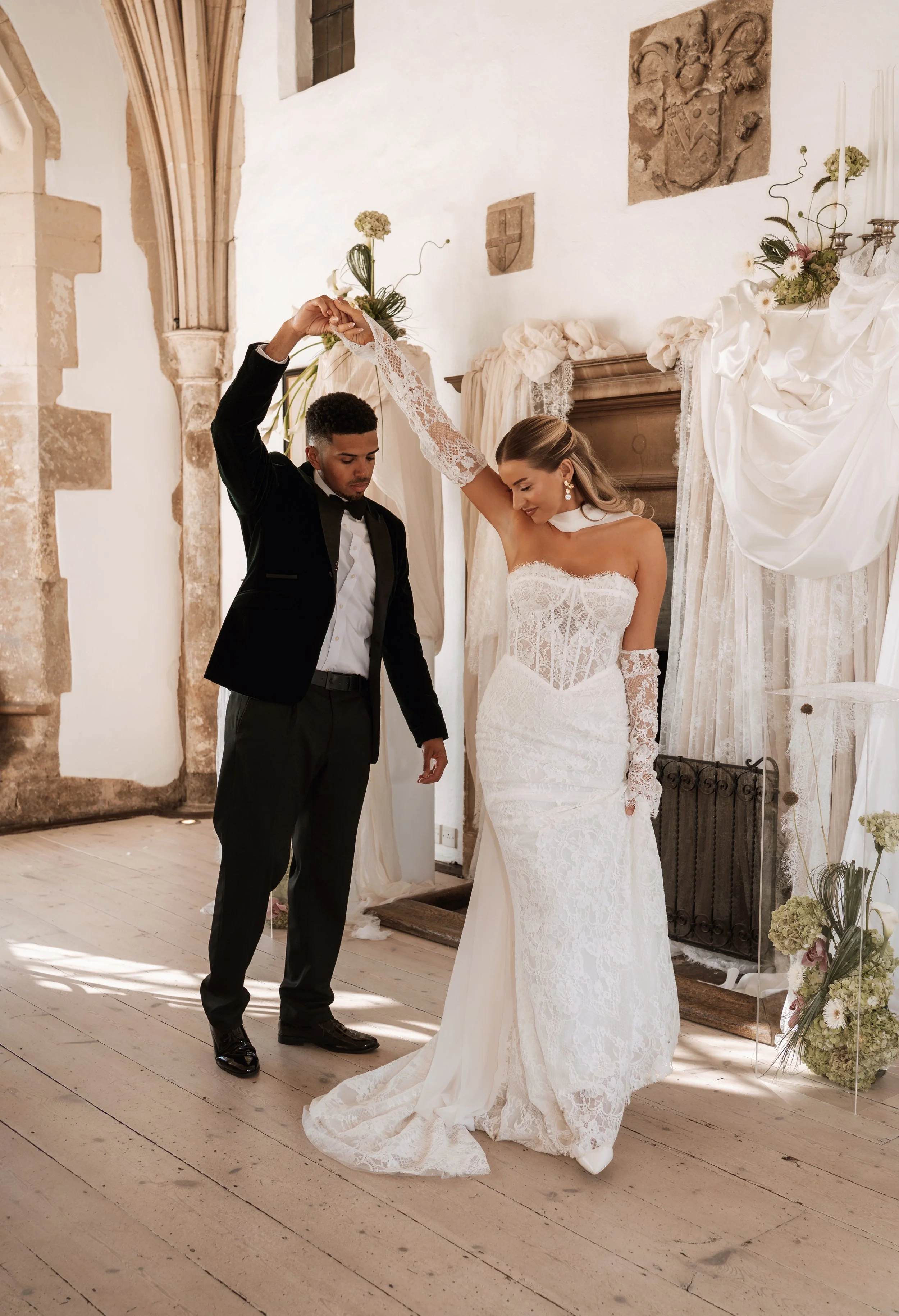 gemma-wythe-photography-butley-priory-first-dance-twirl.jpg