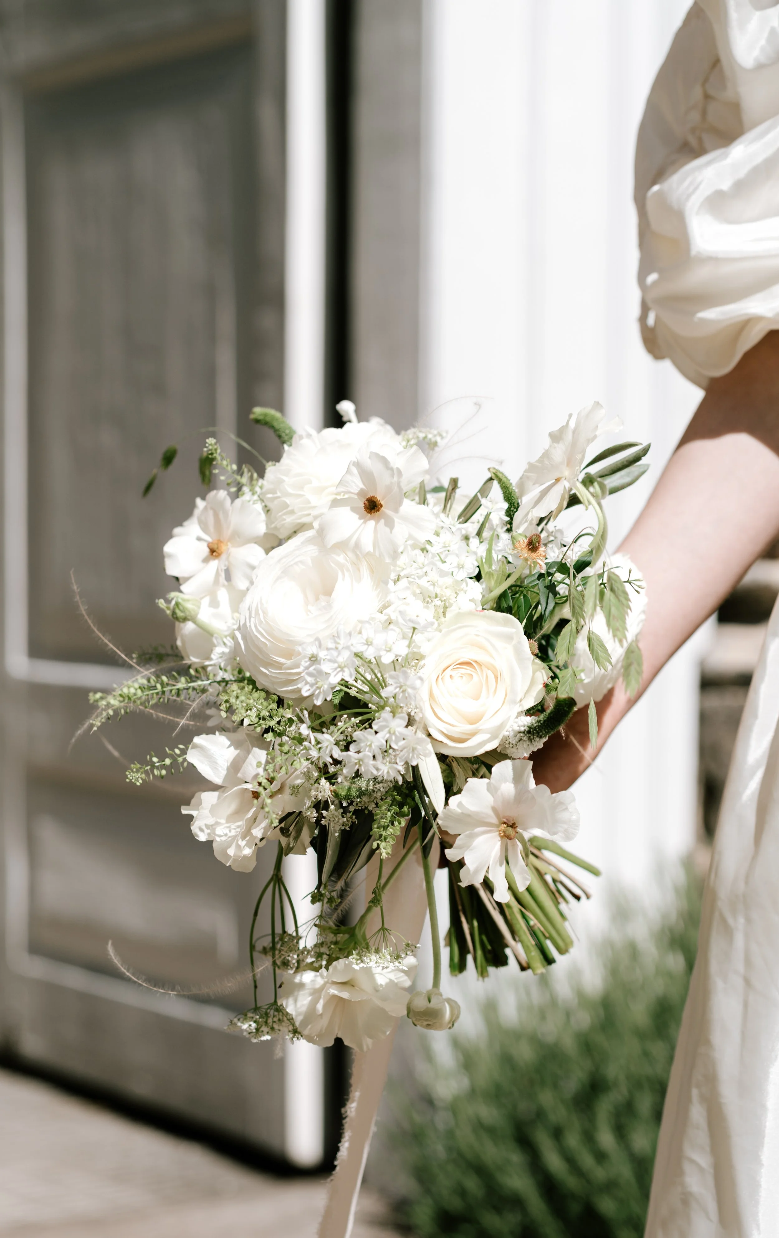 gemma-wythe-photography-suffolk-wedding-photographer-wedding-florals.jpg
