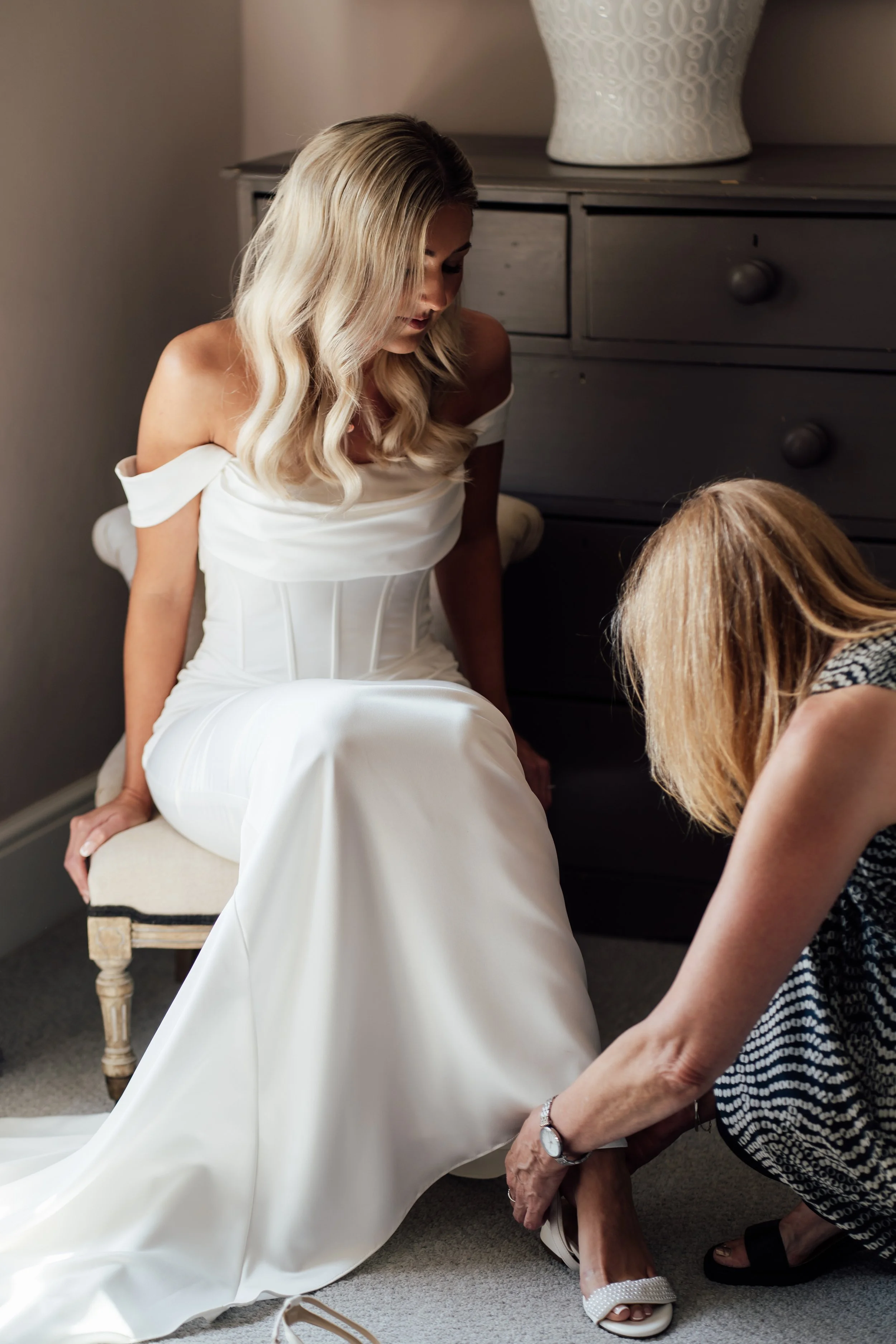 gemma-wythe-photography-bridal-prep.jpg