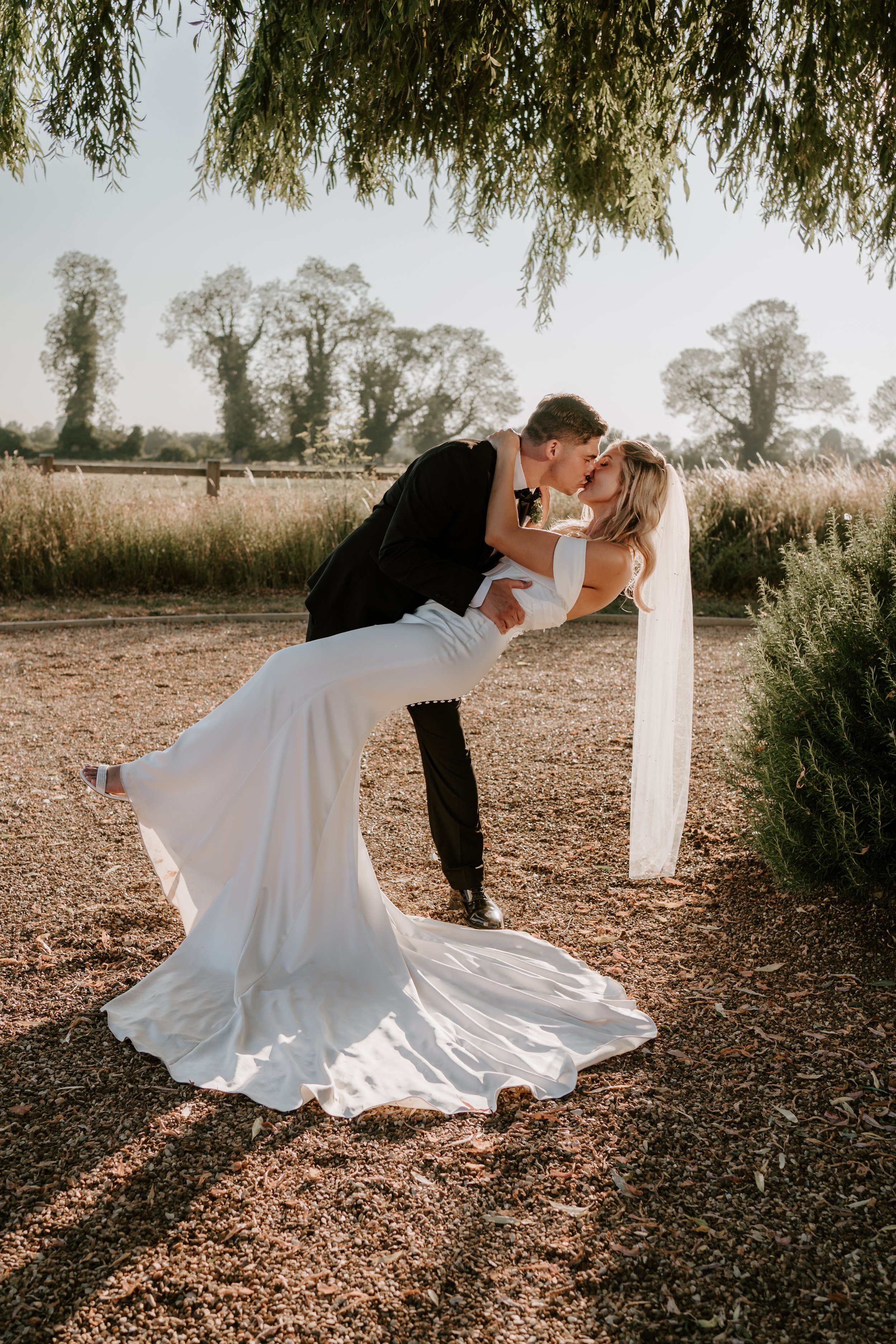 gemma-wythe-photography-golden-hour-wedding-photography.jpg