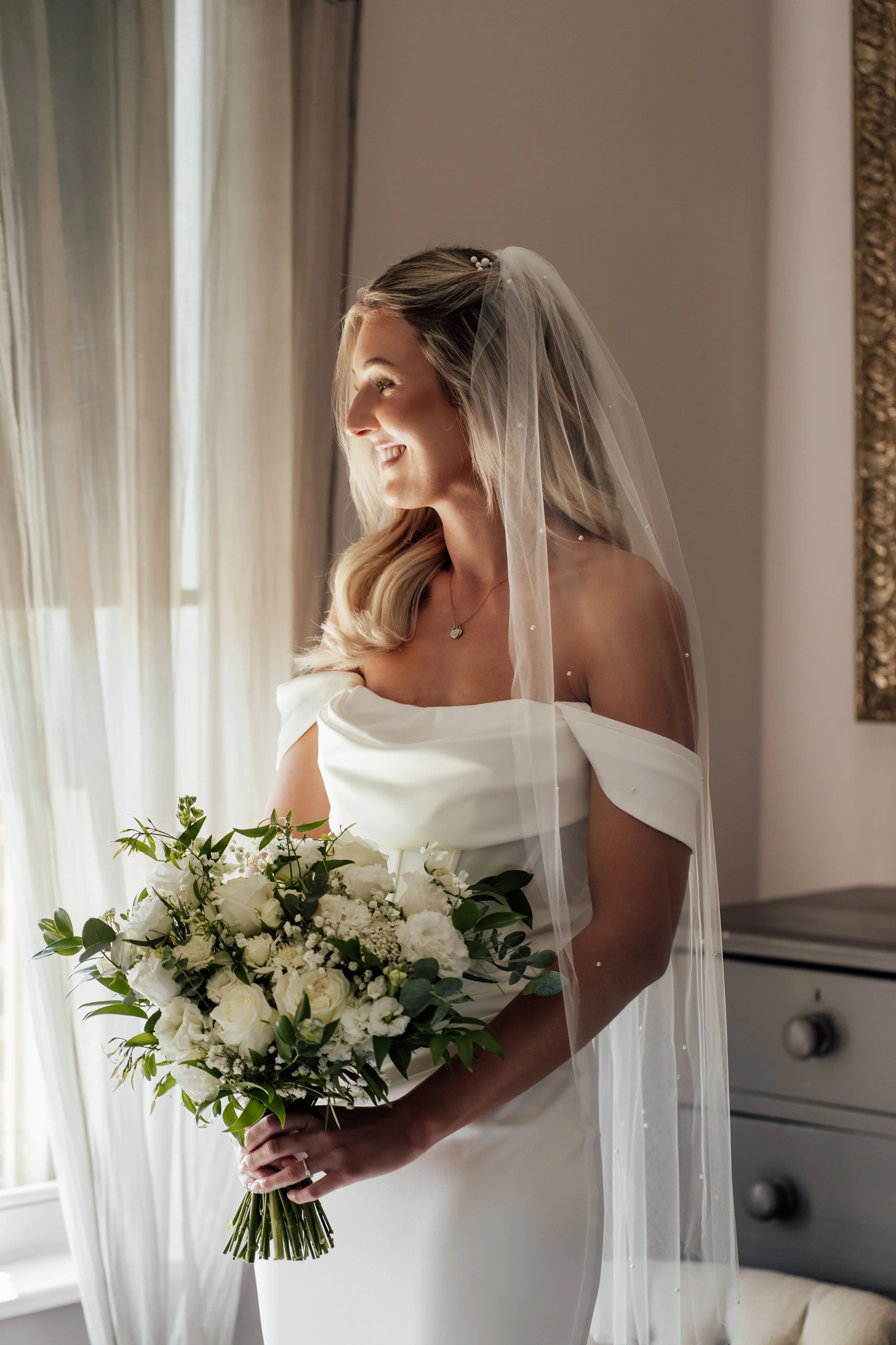 gemma-wythe-photography-bridal-window-portrait.jpg