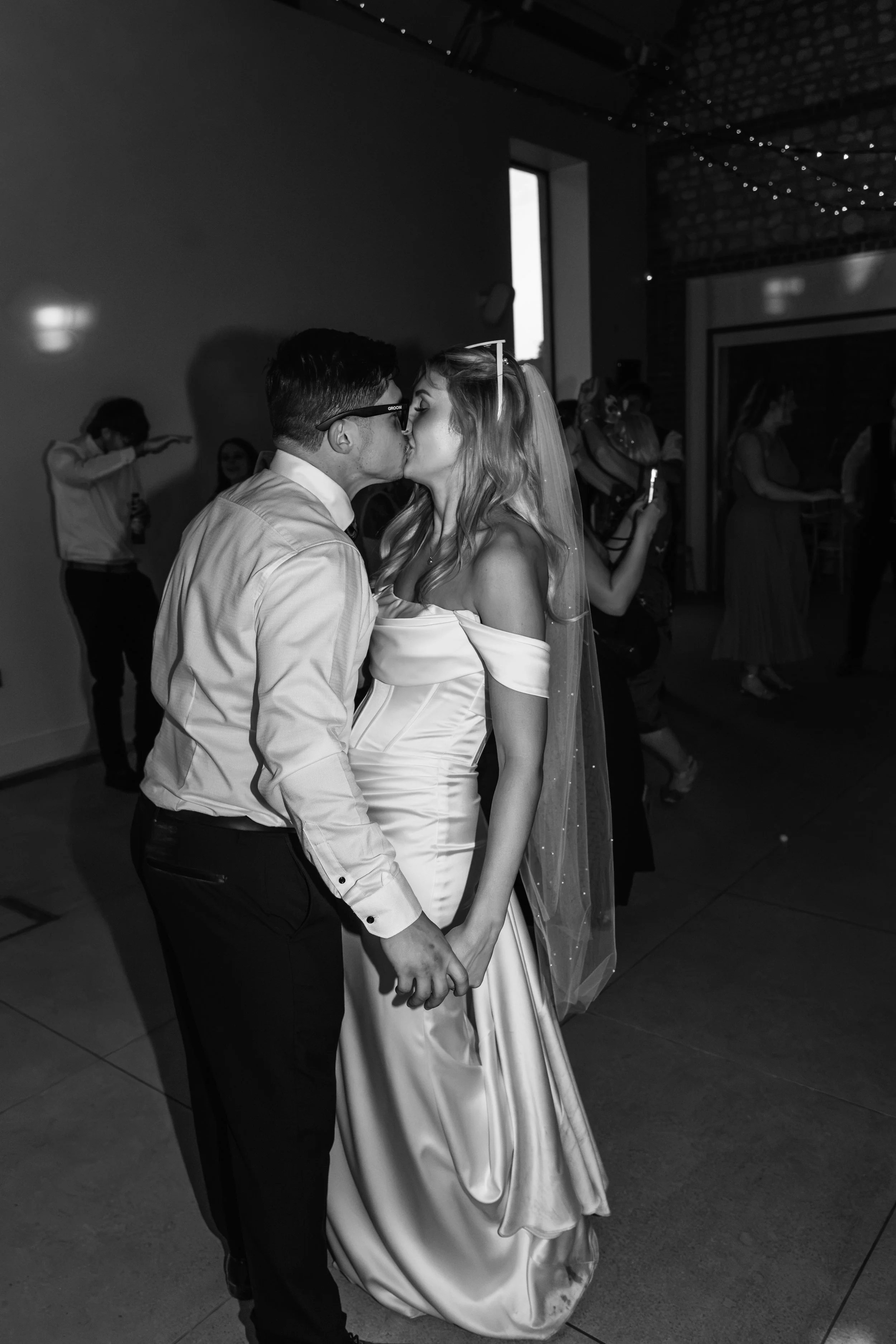 gemma-wythe-photography-bride-and-groom-first-dance..jpg