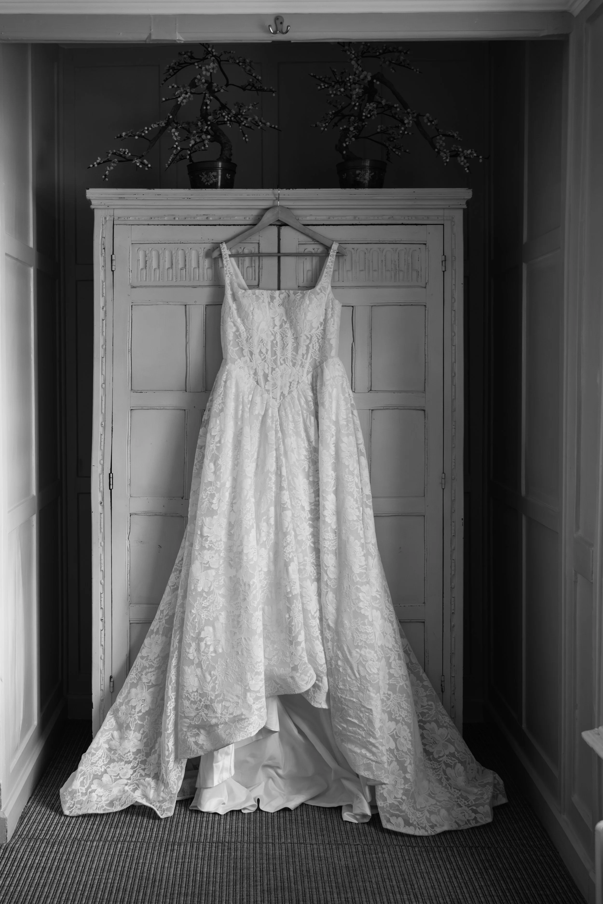 gemma-wythe-photography-bride-wedding-dress.jpg