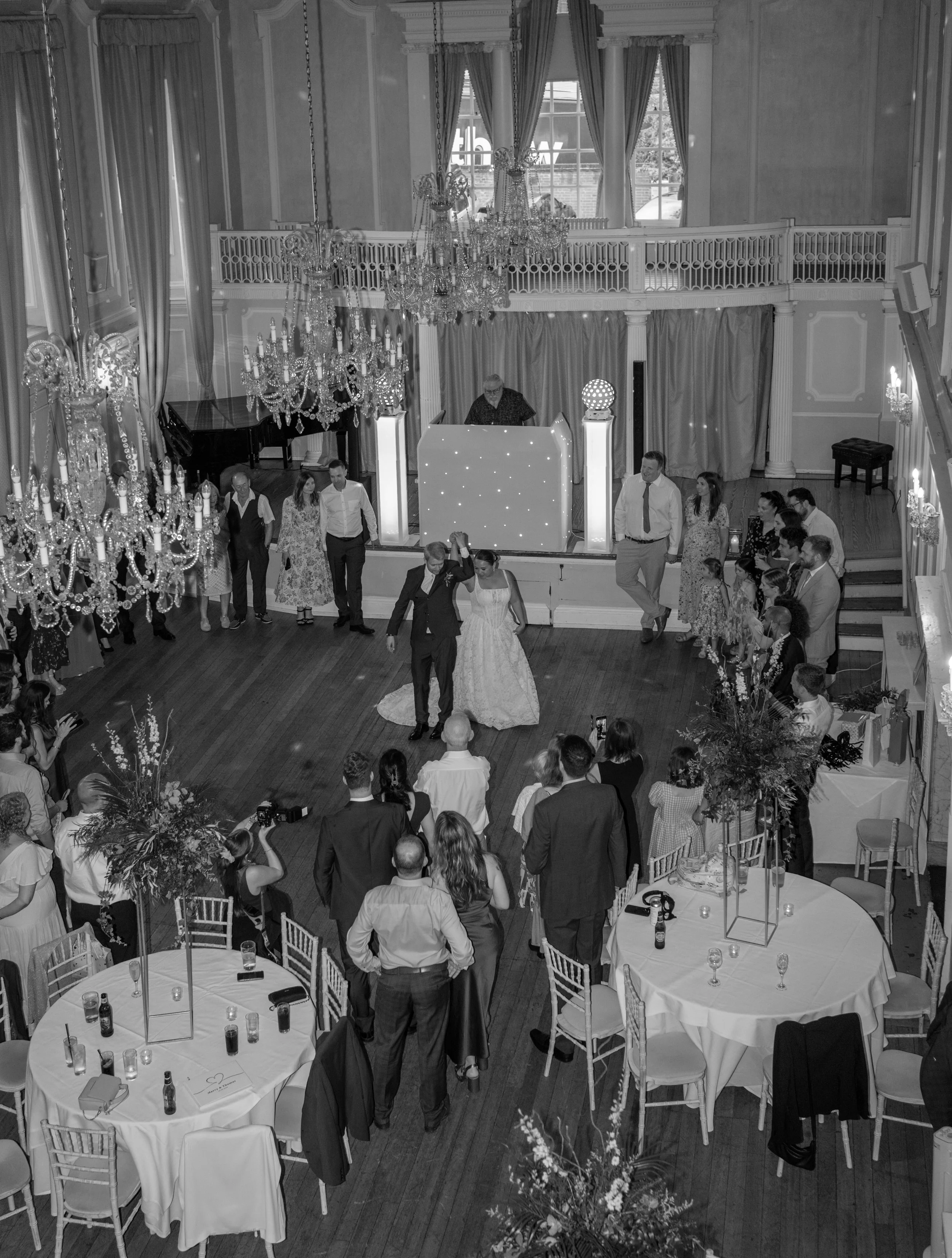 gemma-wythe-photography-dance-floor-first-dance.jpg