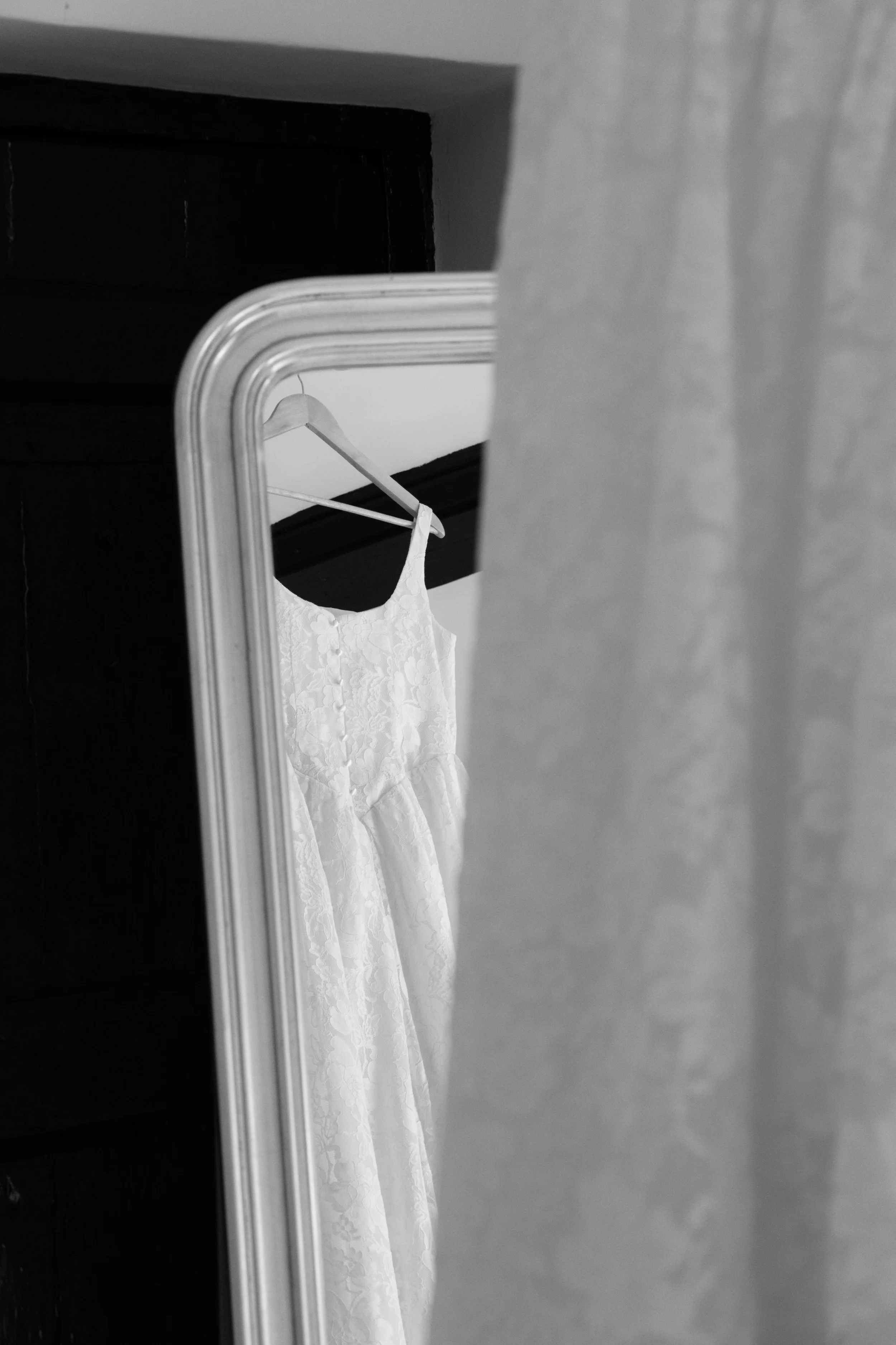gemma-wythe-photography-wedding-dress-details.jpg