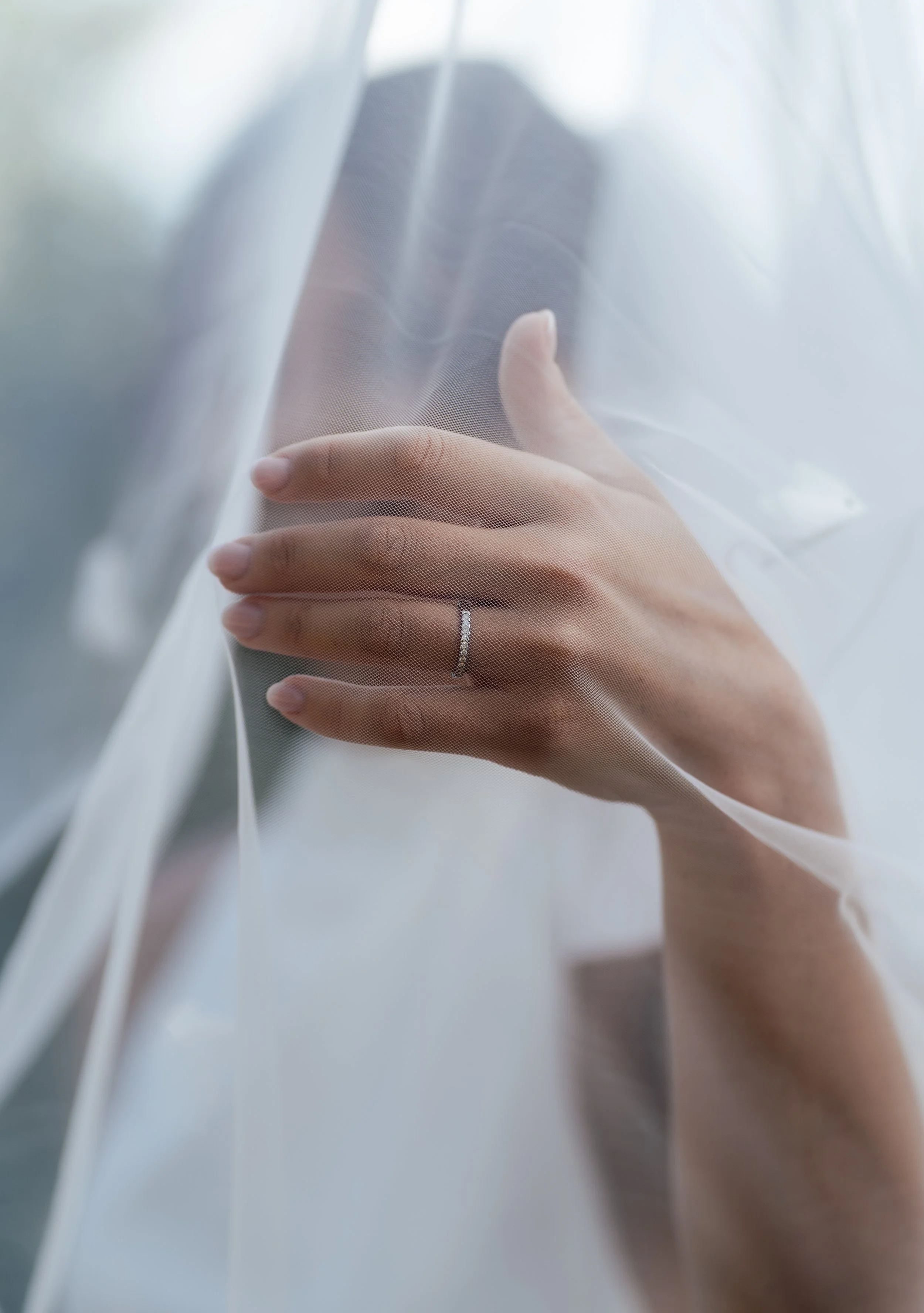 gemma-wythe-photography-ring-through-veil.jpg