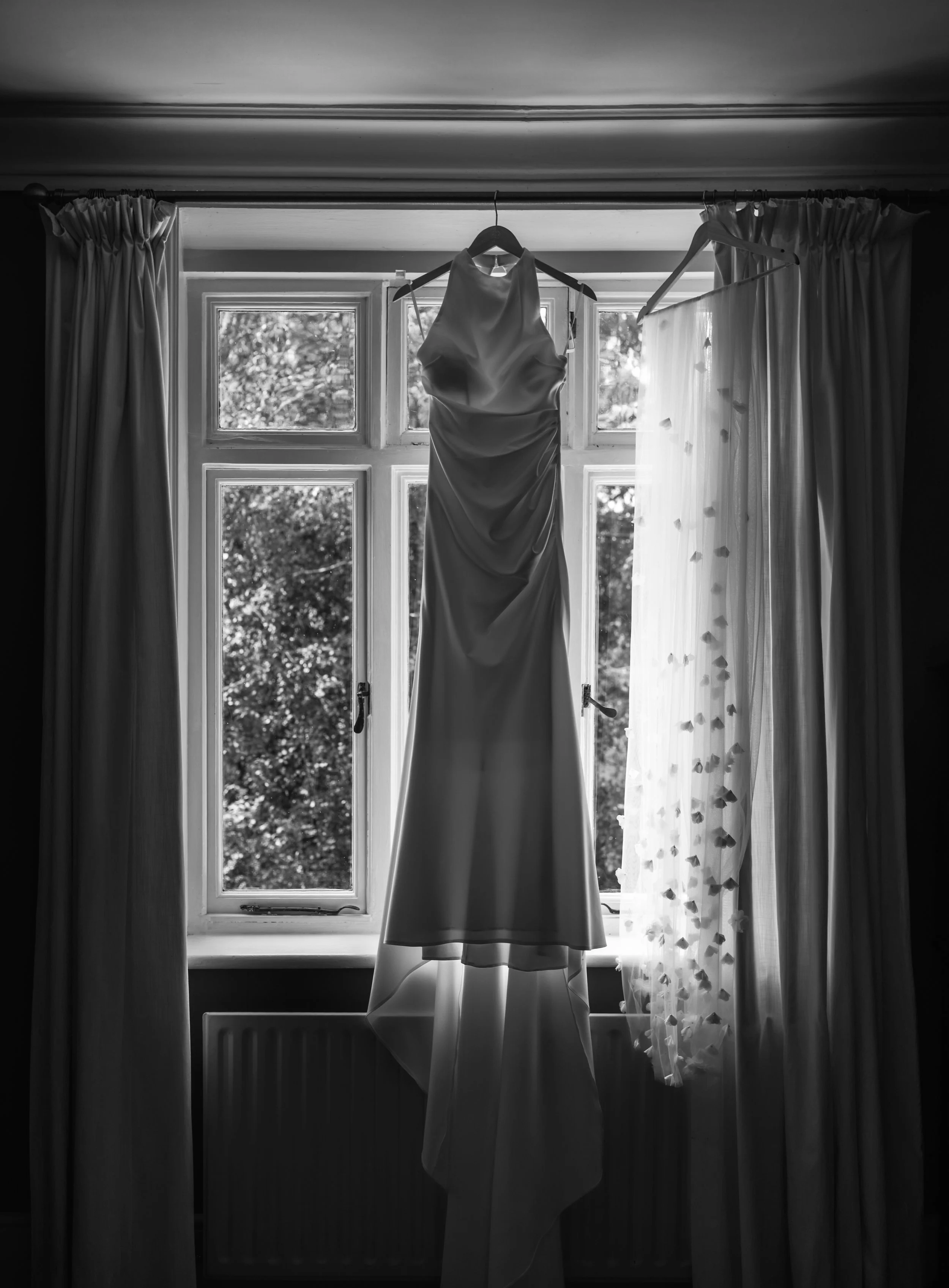 gemma-wythe-photography-wedding-dress.jpg