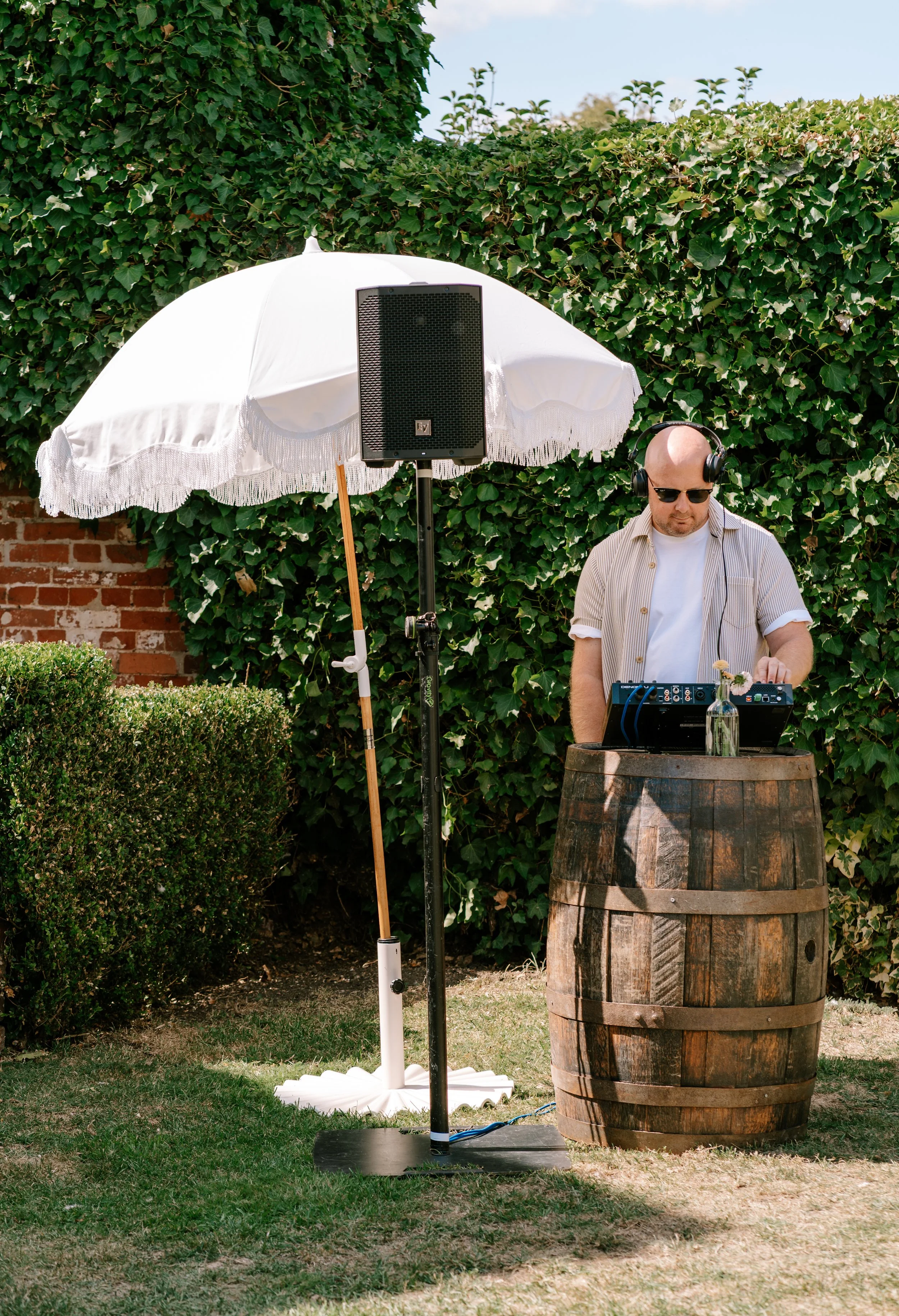 gemma-wythe-photography-jollyboysdj-wedding.jpg