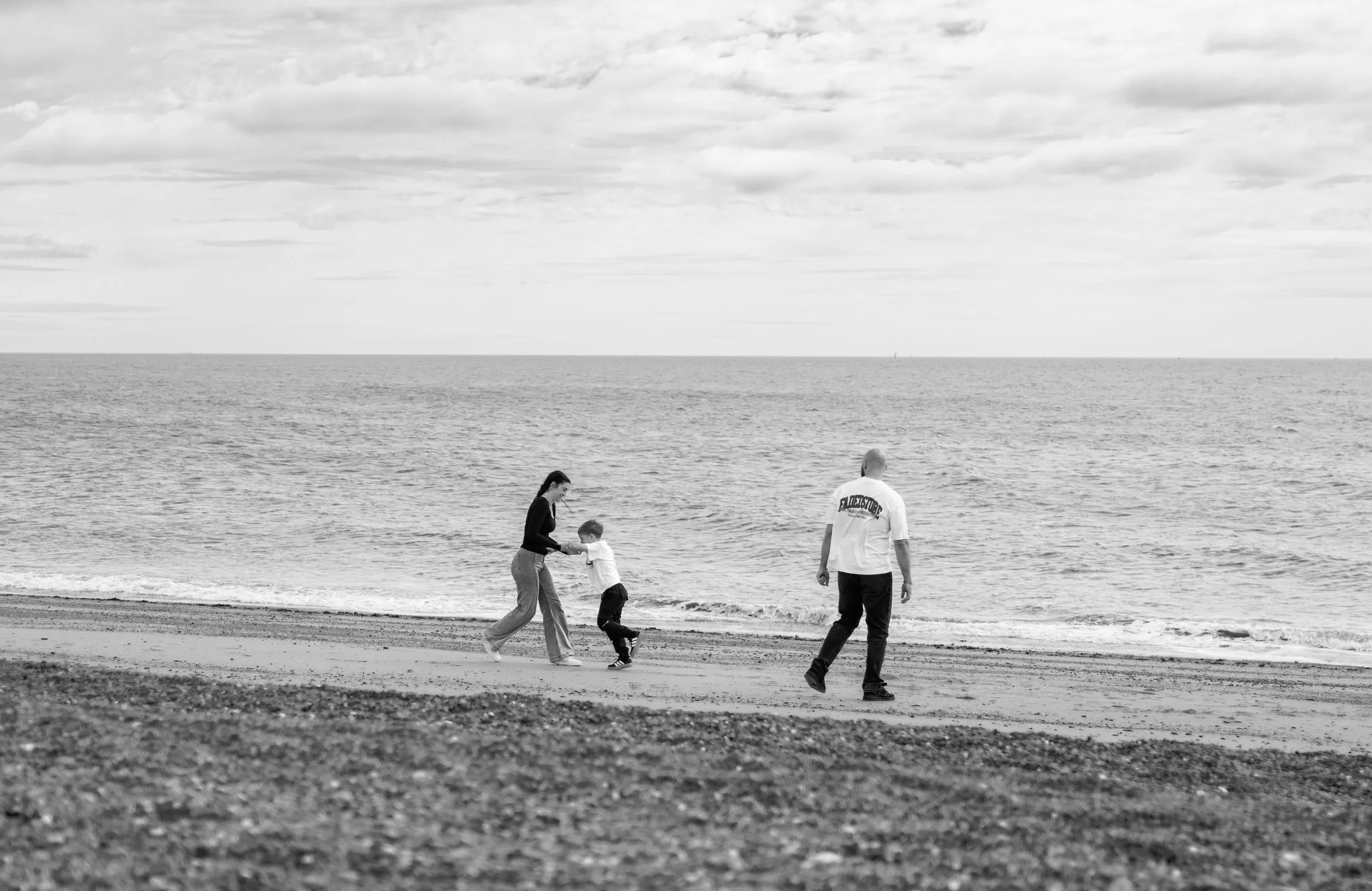 gemma-wythe-photography-felixstowe-beach-photoshoot.jpg