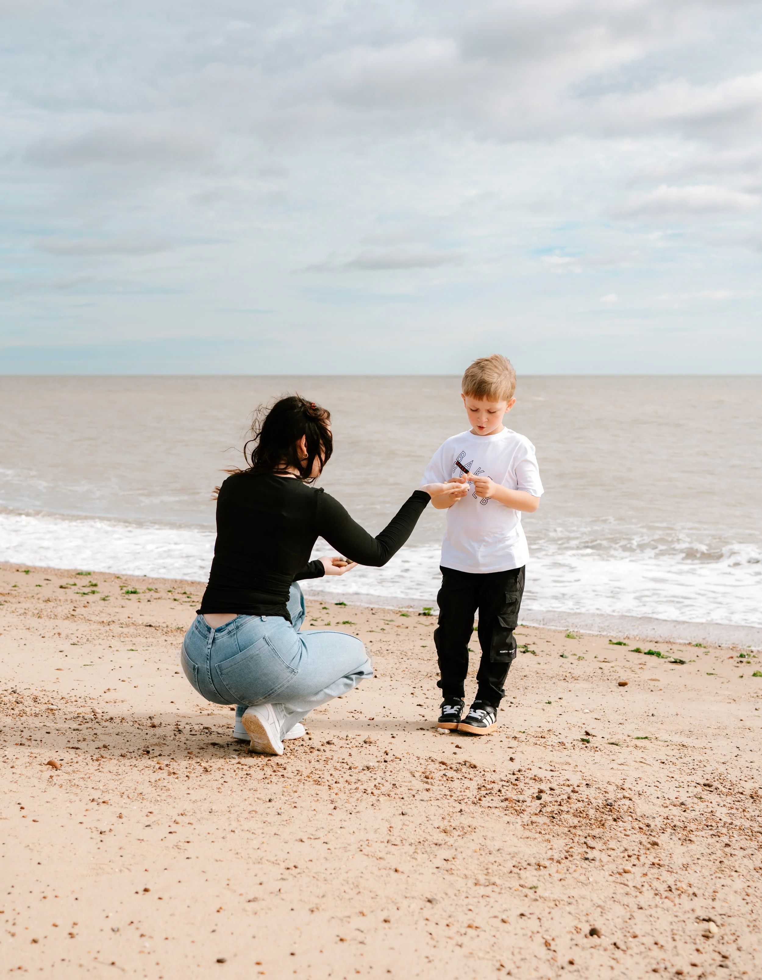 gemma-wythe-photography-felixstowe-beach-photoshootjpg.jpg
