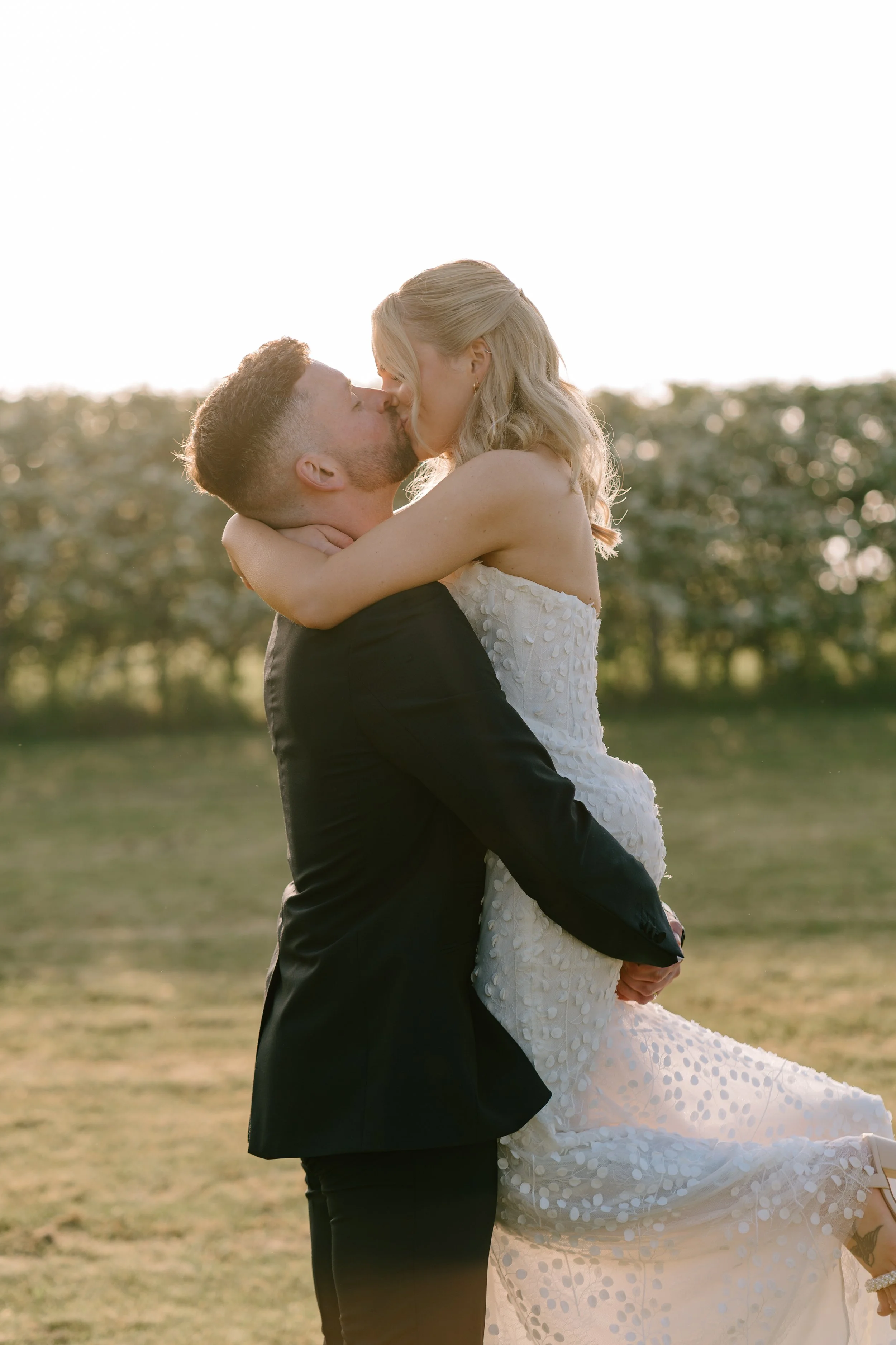gemma-wythe-photography-golden-hour-wedding-portrait.jpg