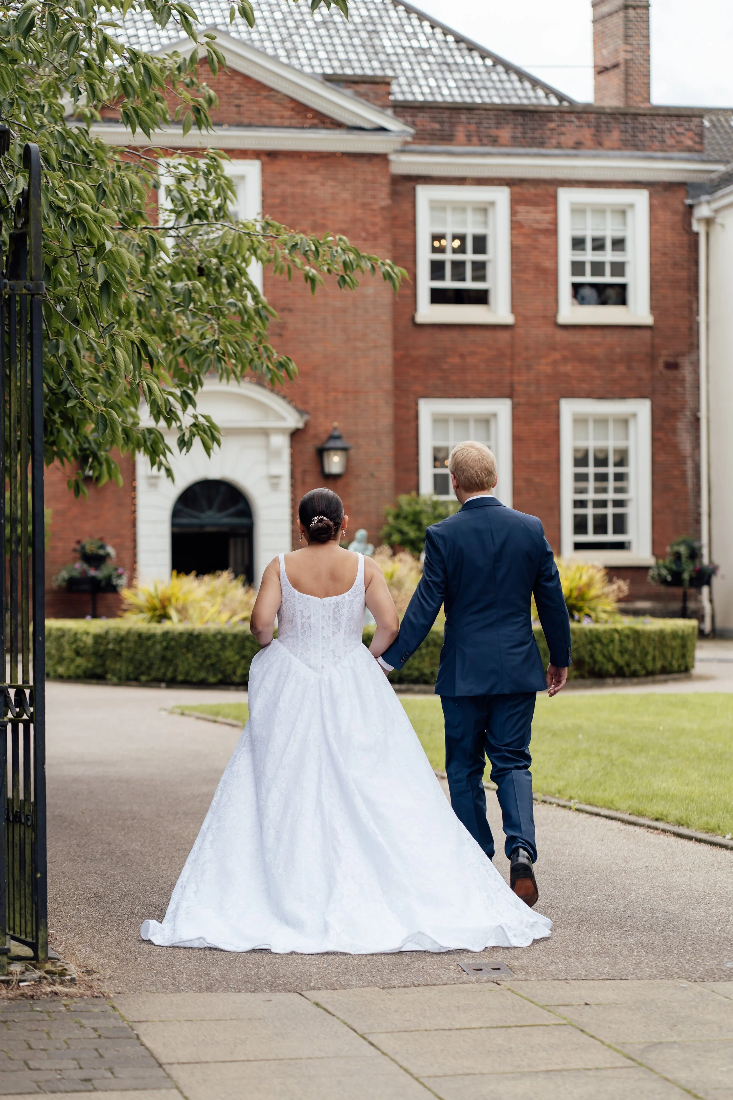 gemma-wythe-photography-bride-and-groom.jpg