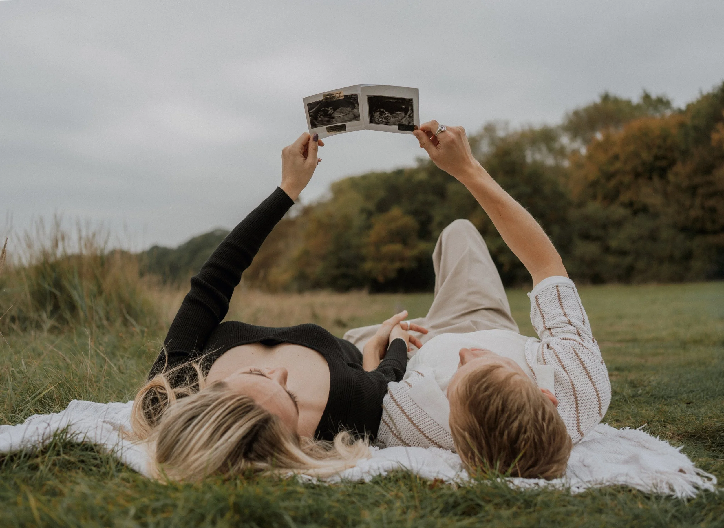 suffolk pregnancy announcement photoshoot