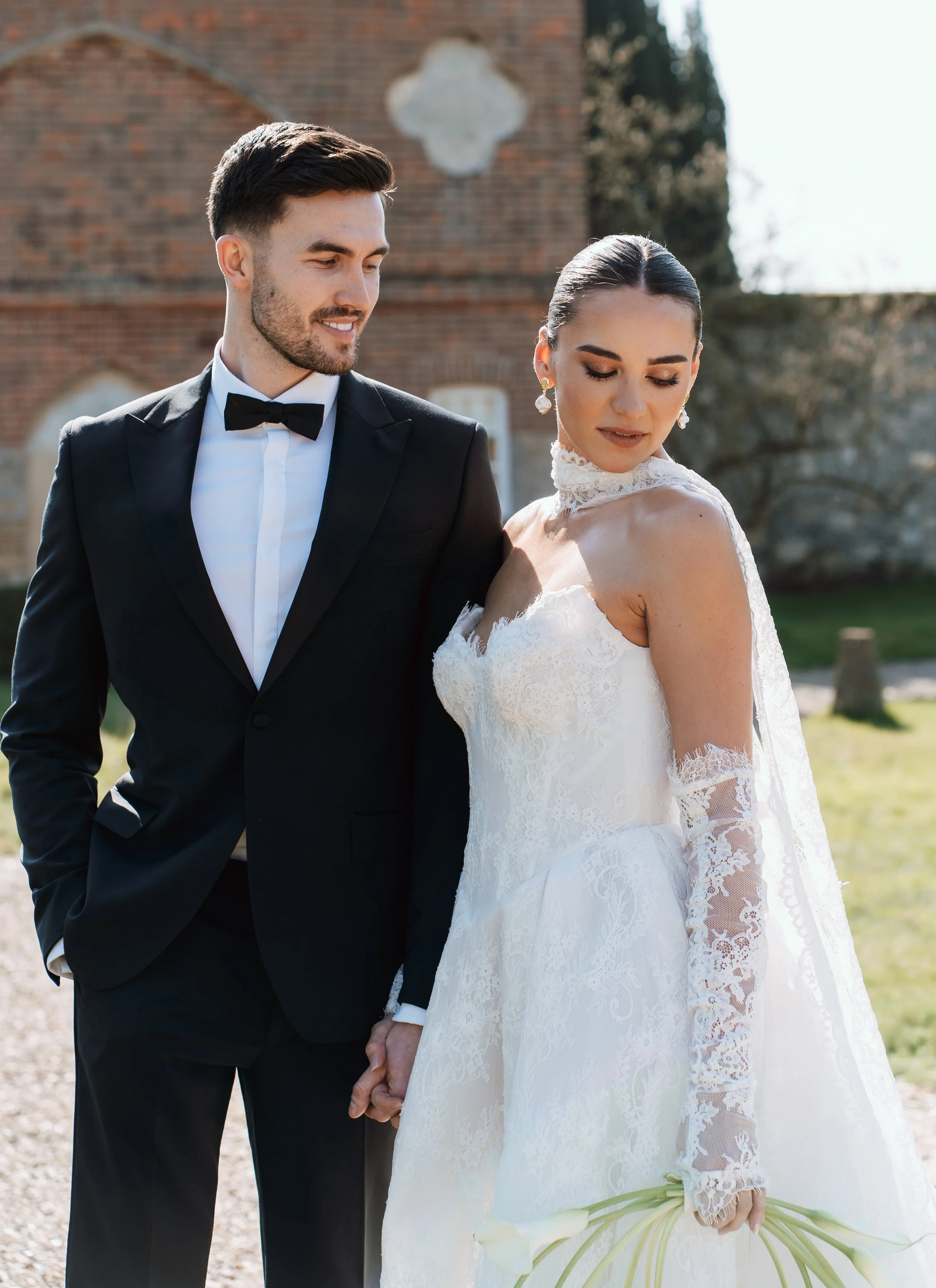 gemma-wythe-photography-modern-wedding-couple-portrait.jpg