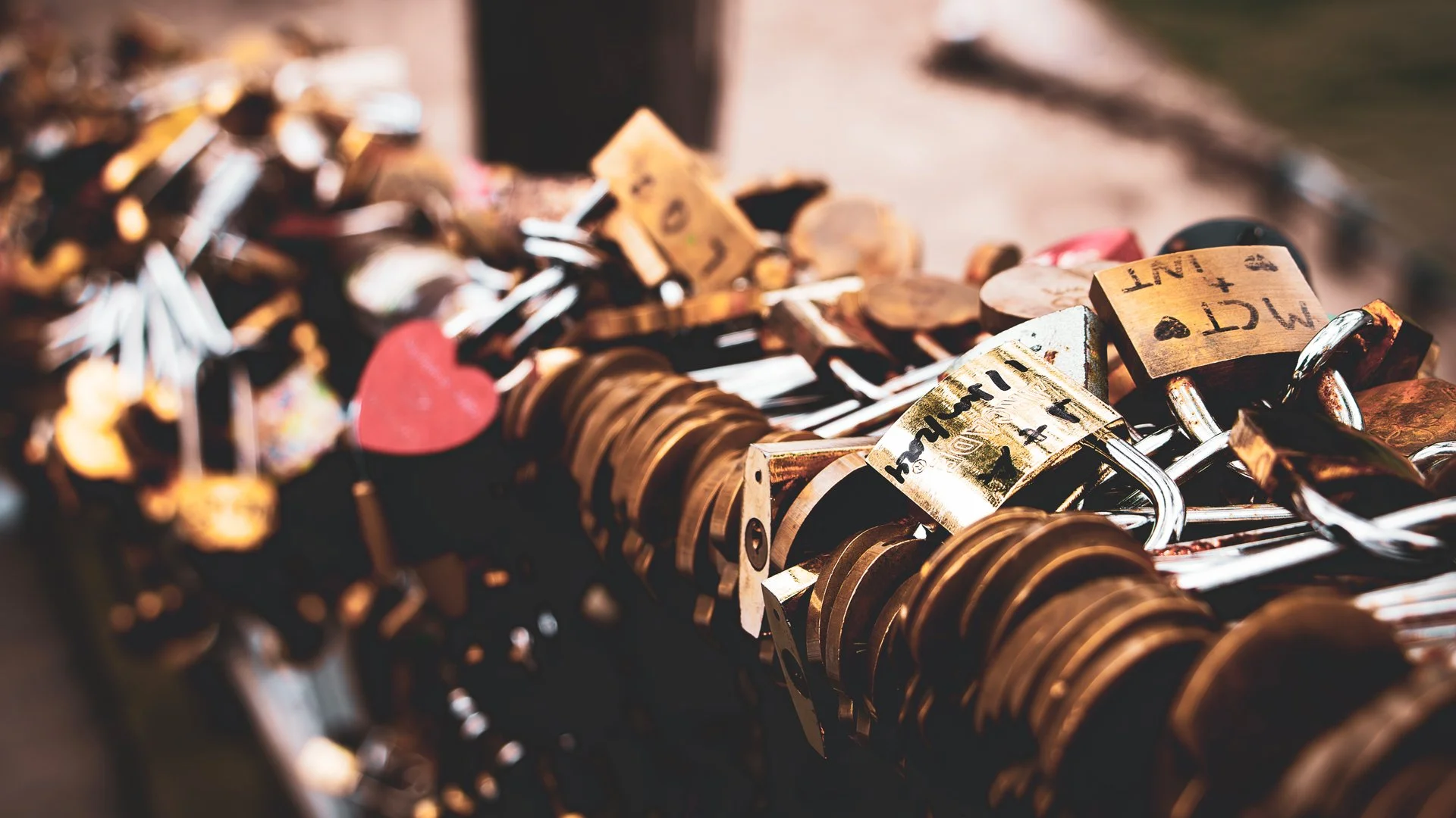 In the tangle of brass and hearts