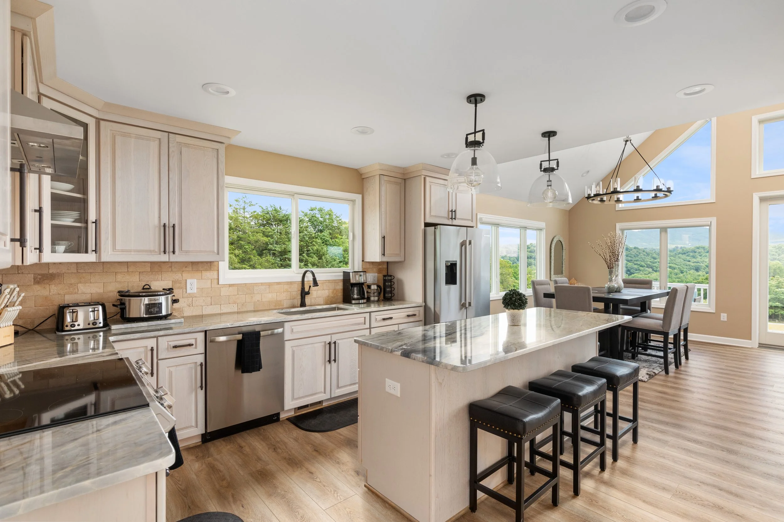 Sunset Mountain Kitchen and Dining Room.jpg