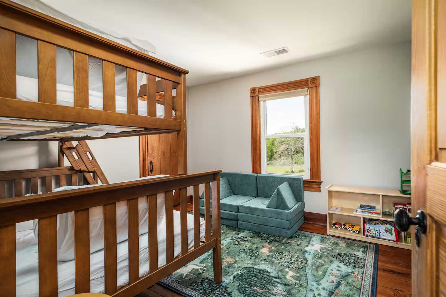 27-the-heritage-house-kids-room-bunk-beds-play-area.png