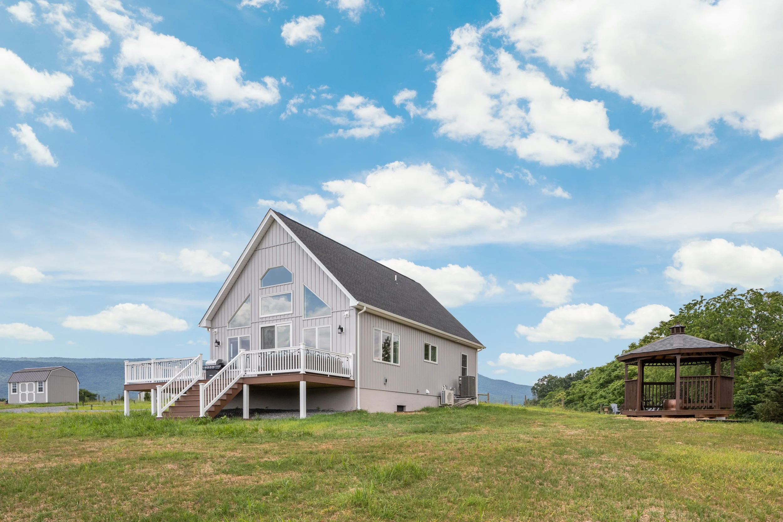 Sunset Mountain Exterior Frontyard.jpg