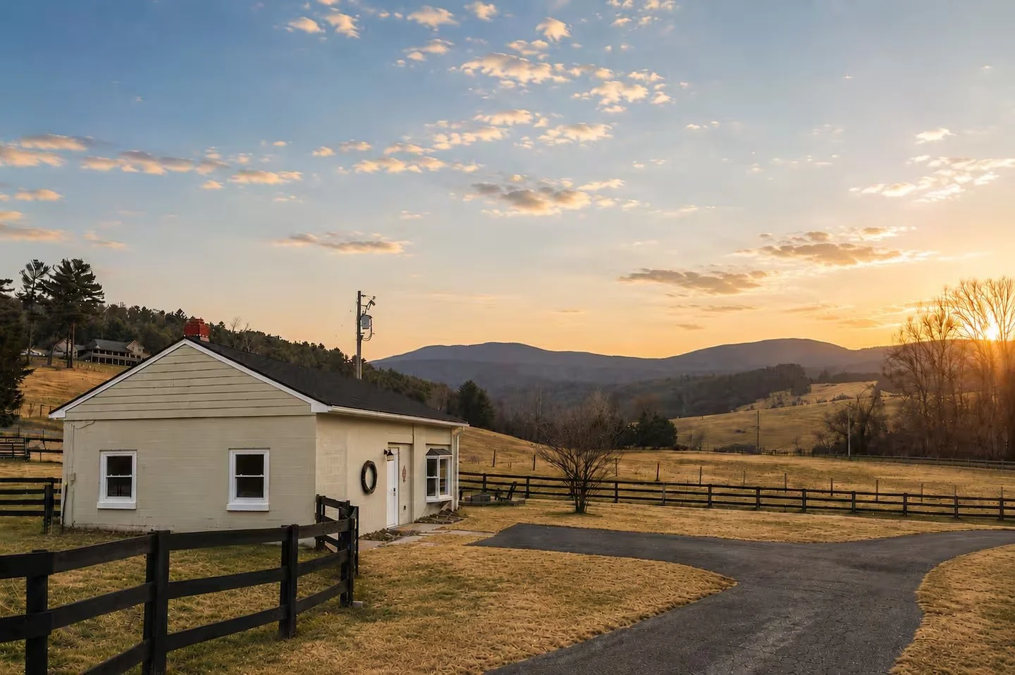 33-exterior-sunset-mountain-view.jpg