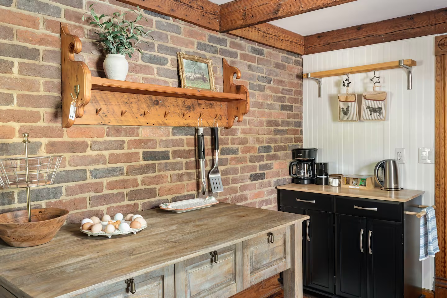 42-the-heritage-house-kitchen-coffee-station.png