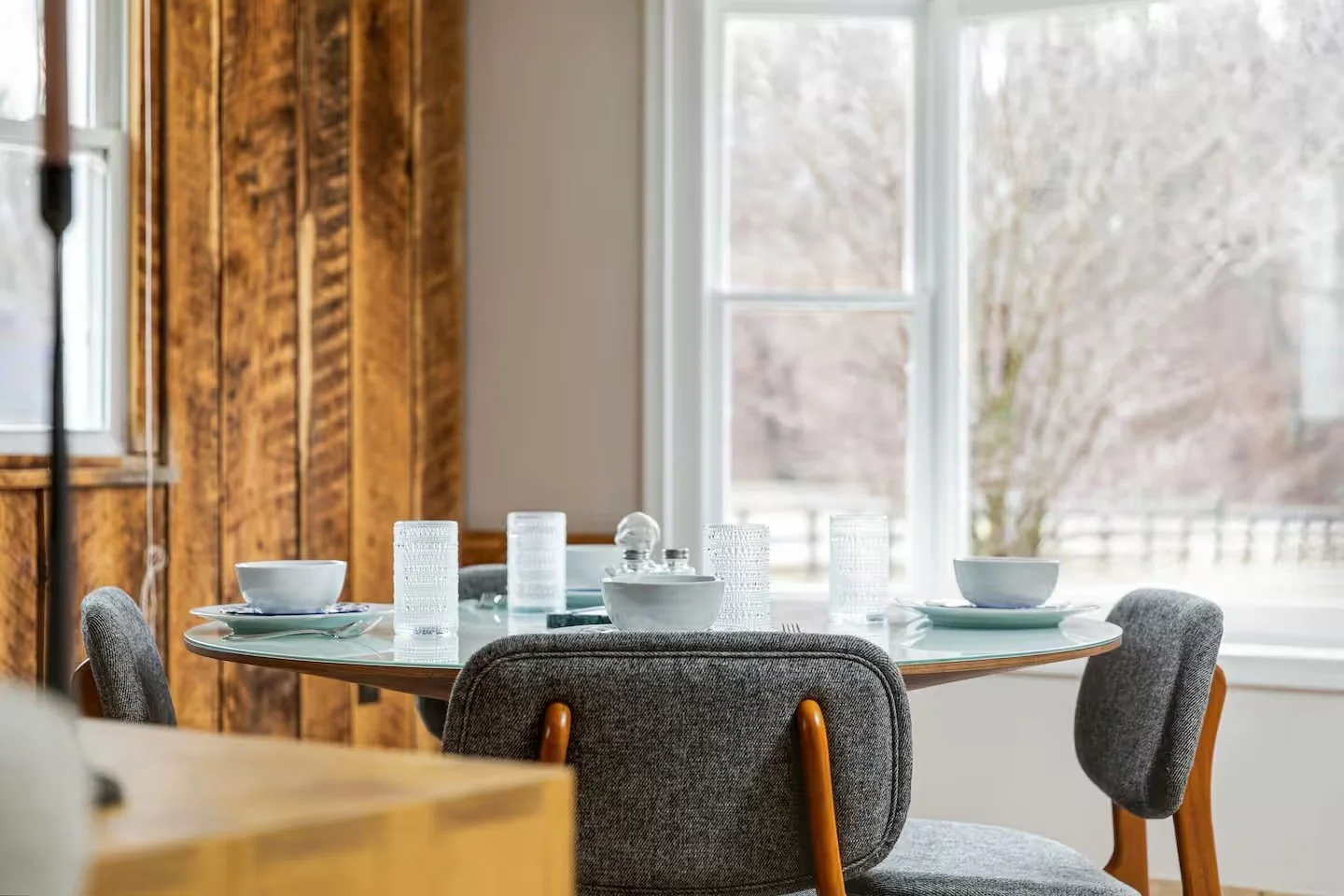 25-dining-table-place-setting-detail.jpg