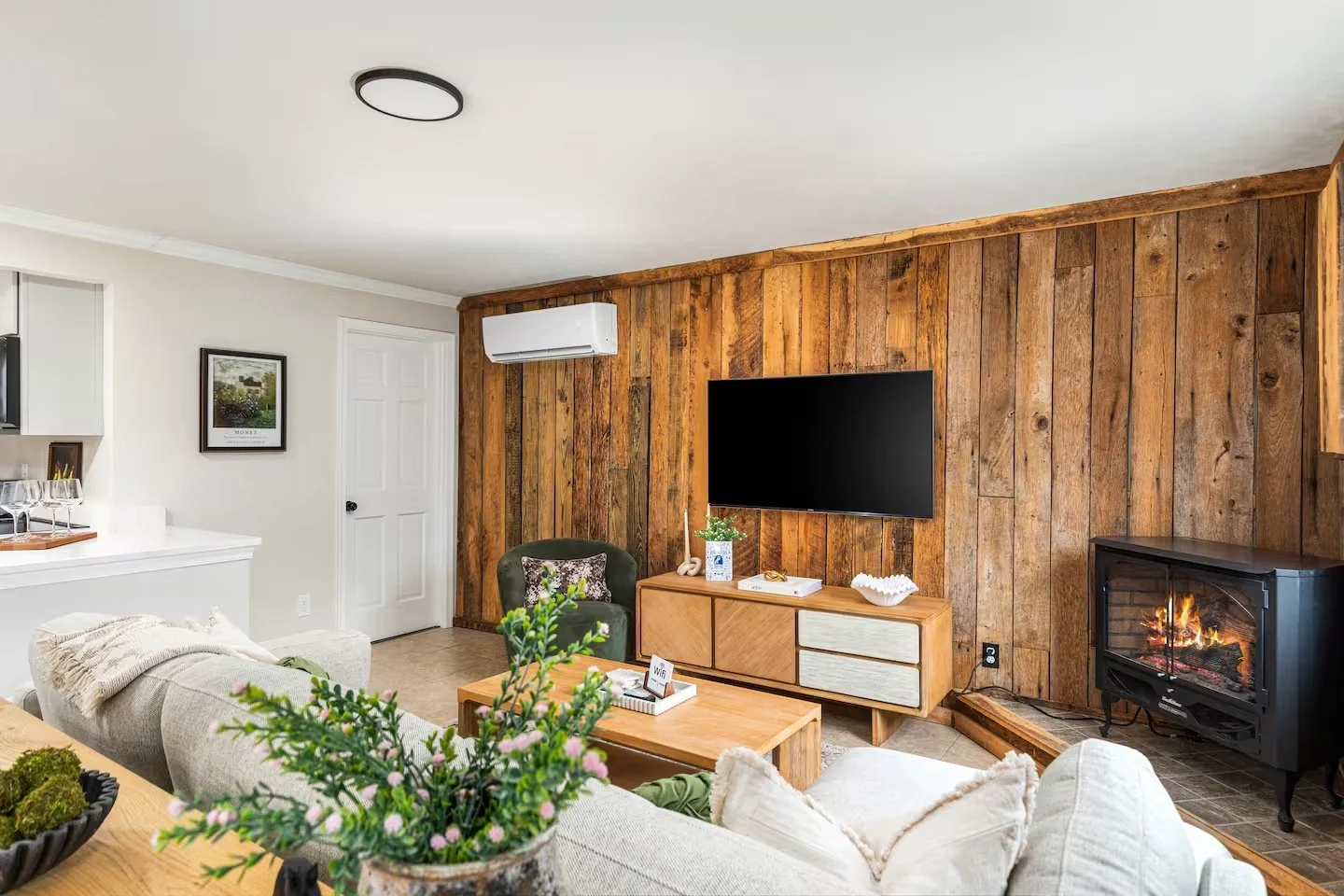 23-living-room-fireplace-wide.jpg