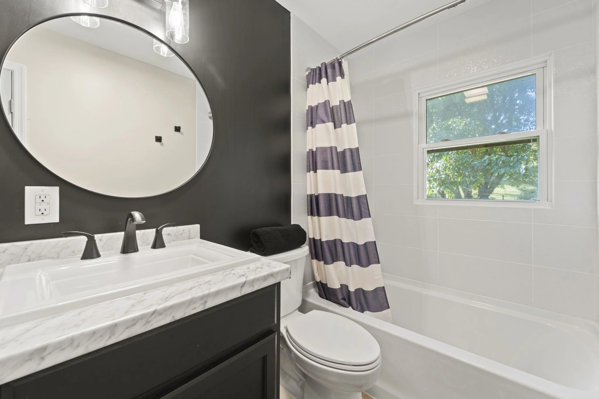 The River House bathroom.jpg