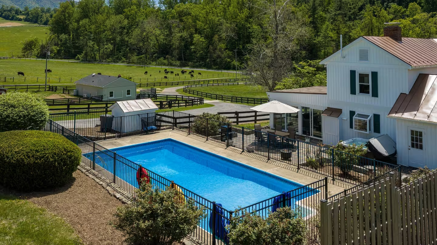 14-the-heritage-house-private-pool-mountain-view.png