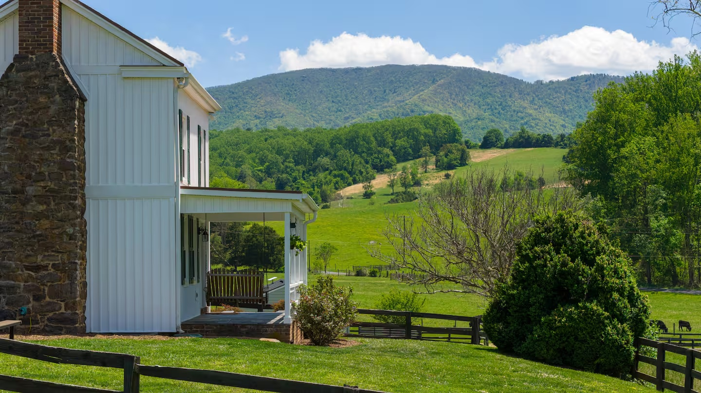 52-the-heritage-house-farmhouse-exterior-mountain-view.png