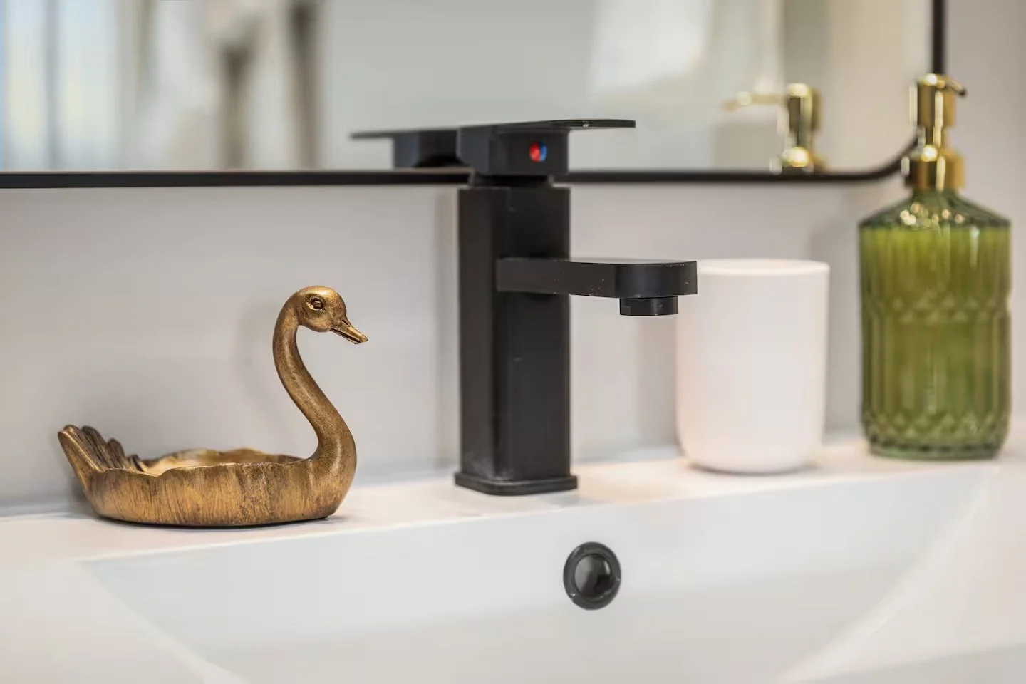 05-bathroom-sink-detail.jpg