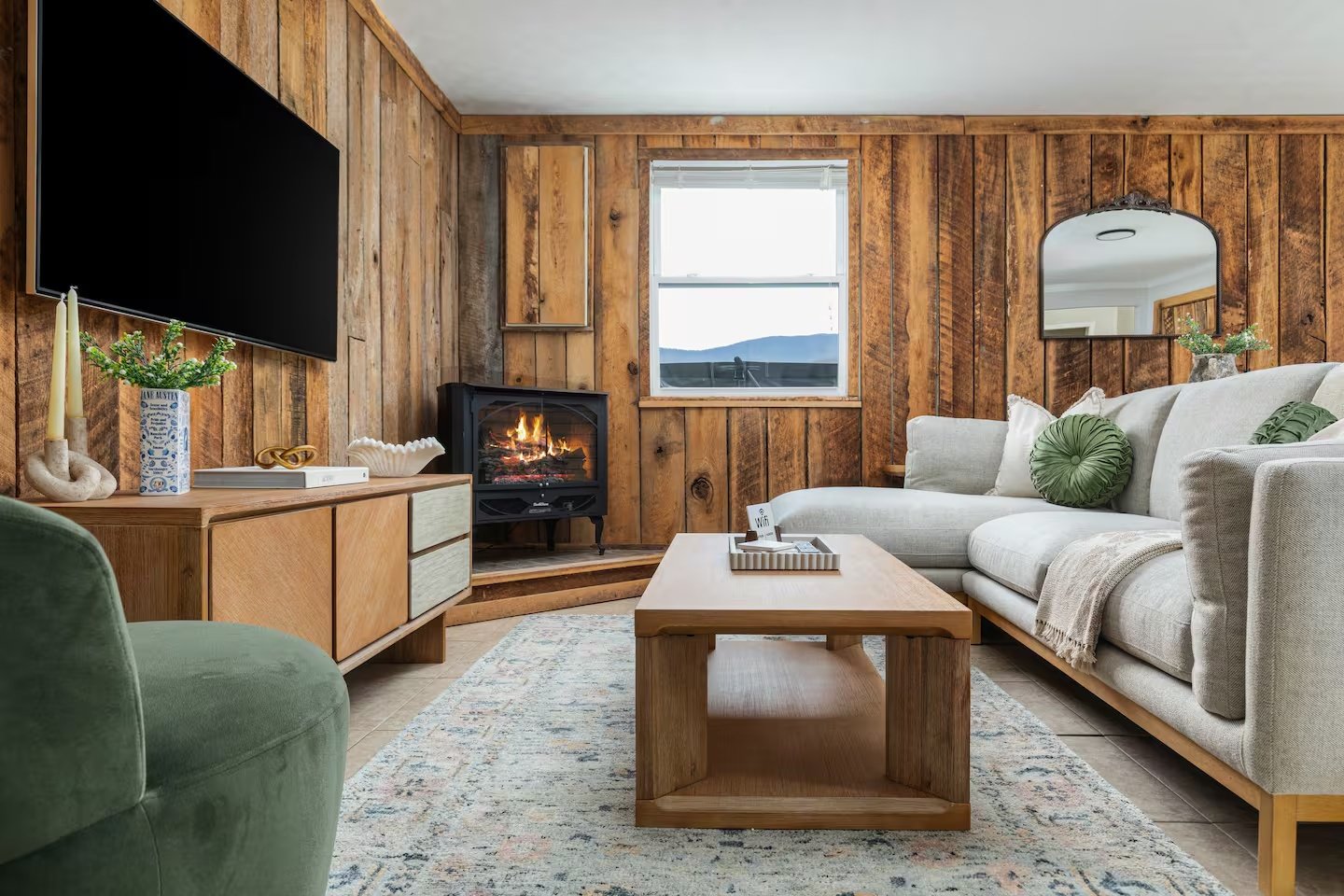 32-living-room-wide.jpg
