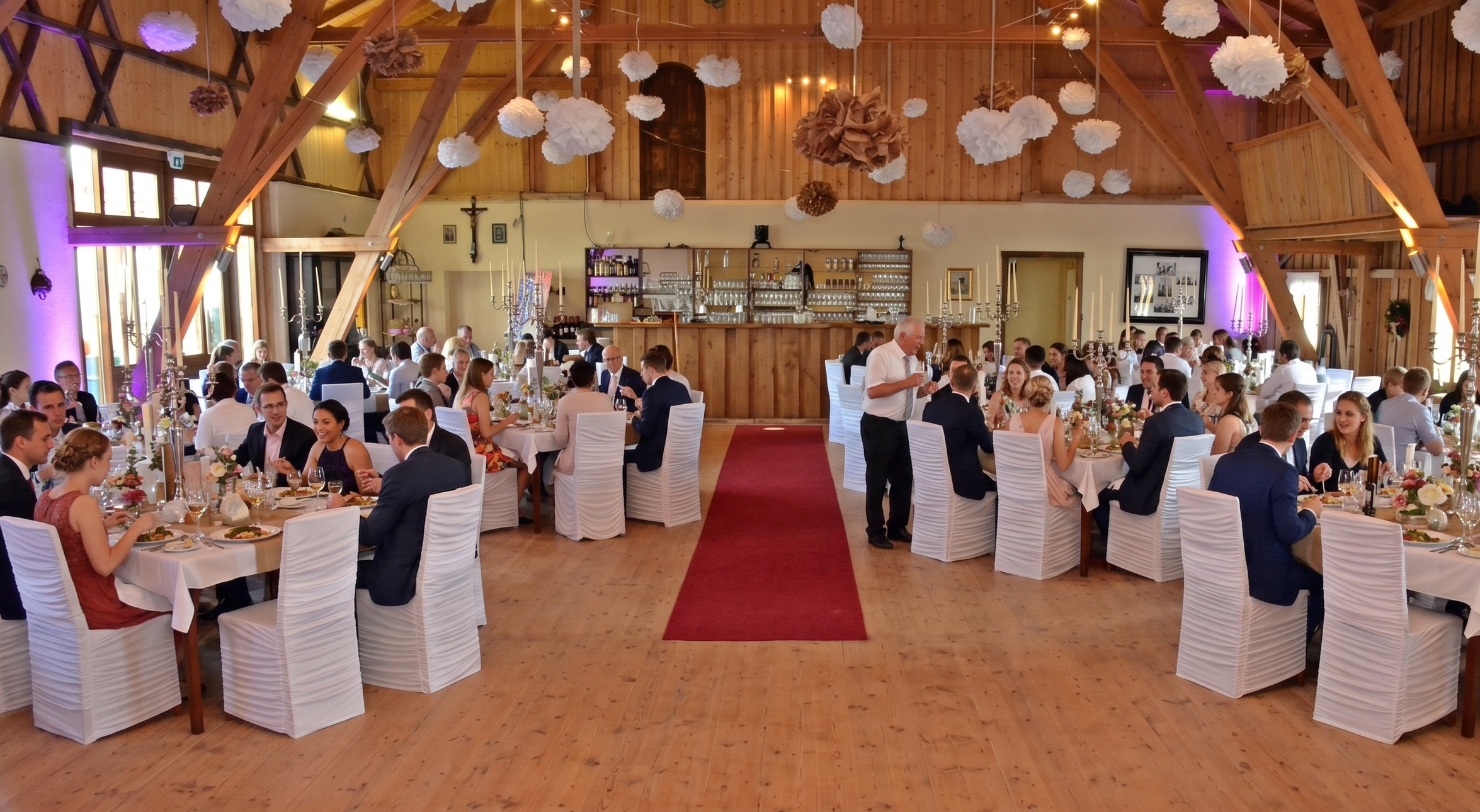 Hochzeitsfeier mit Moor or Less im Hochzeitsstadl von Grandls Hofcafé in Haag in Oberbayern – Livemusik für Kirche, Trauung, Sektempfang und Abendfeier